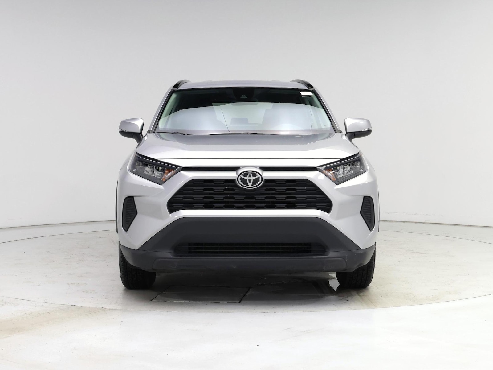 2019 Toyota RAV4 LE - Photo 6