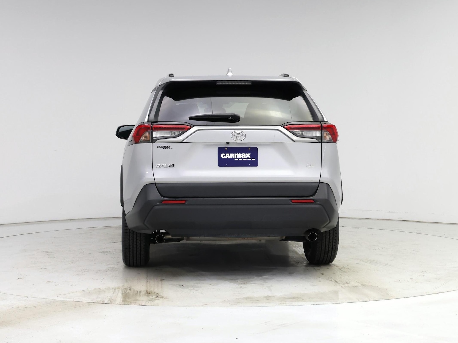 2019 Toyota RAV4 LE - Photo 7