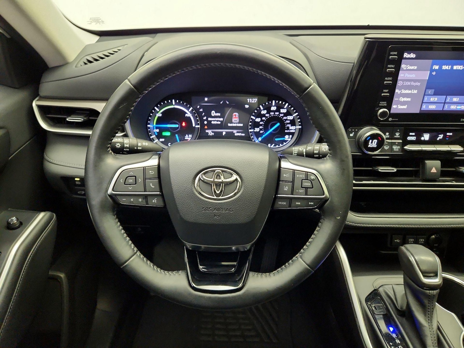 2021 Toyota Highlander XLE - Photo 11