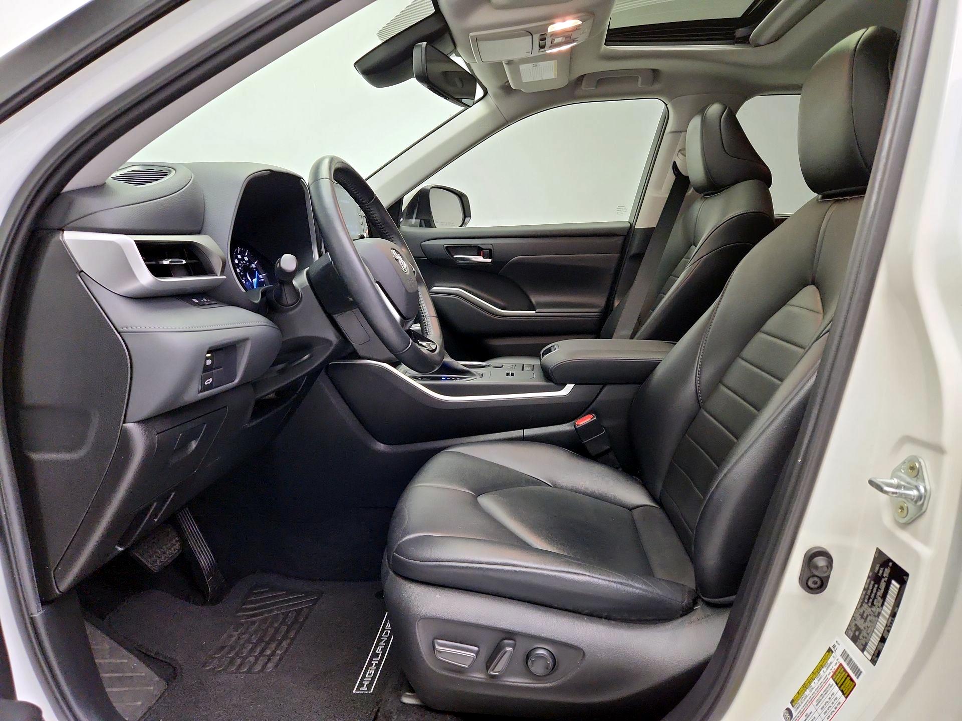 Thumbnail: 2021 Toyota Highlander - 11