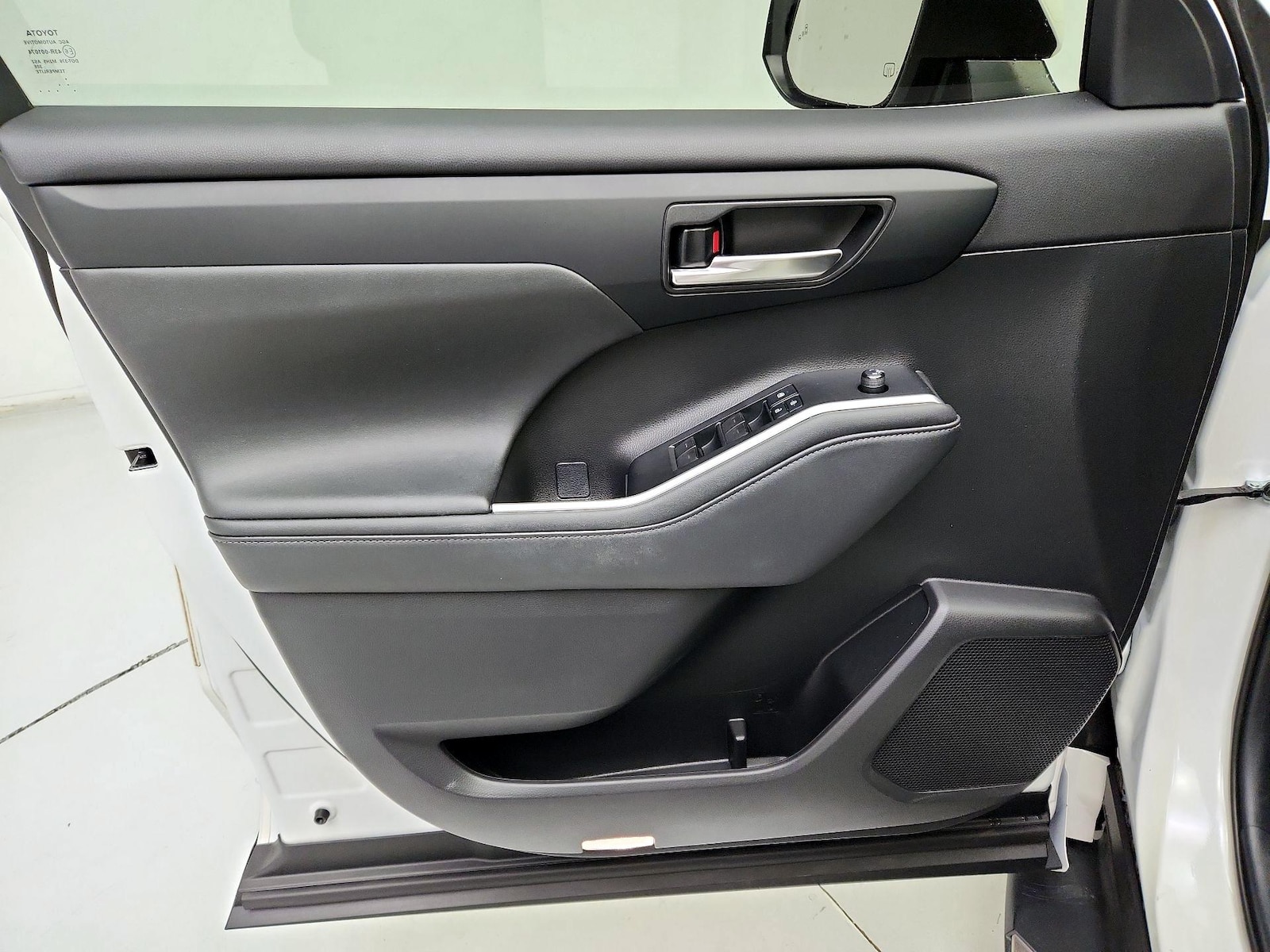 2021 Toyota Highlander XLE - Photo 13