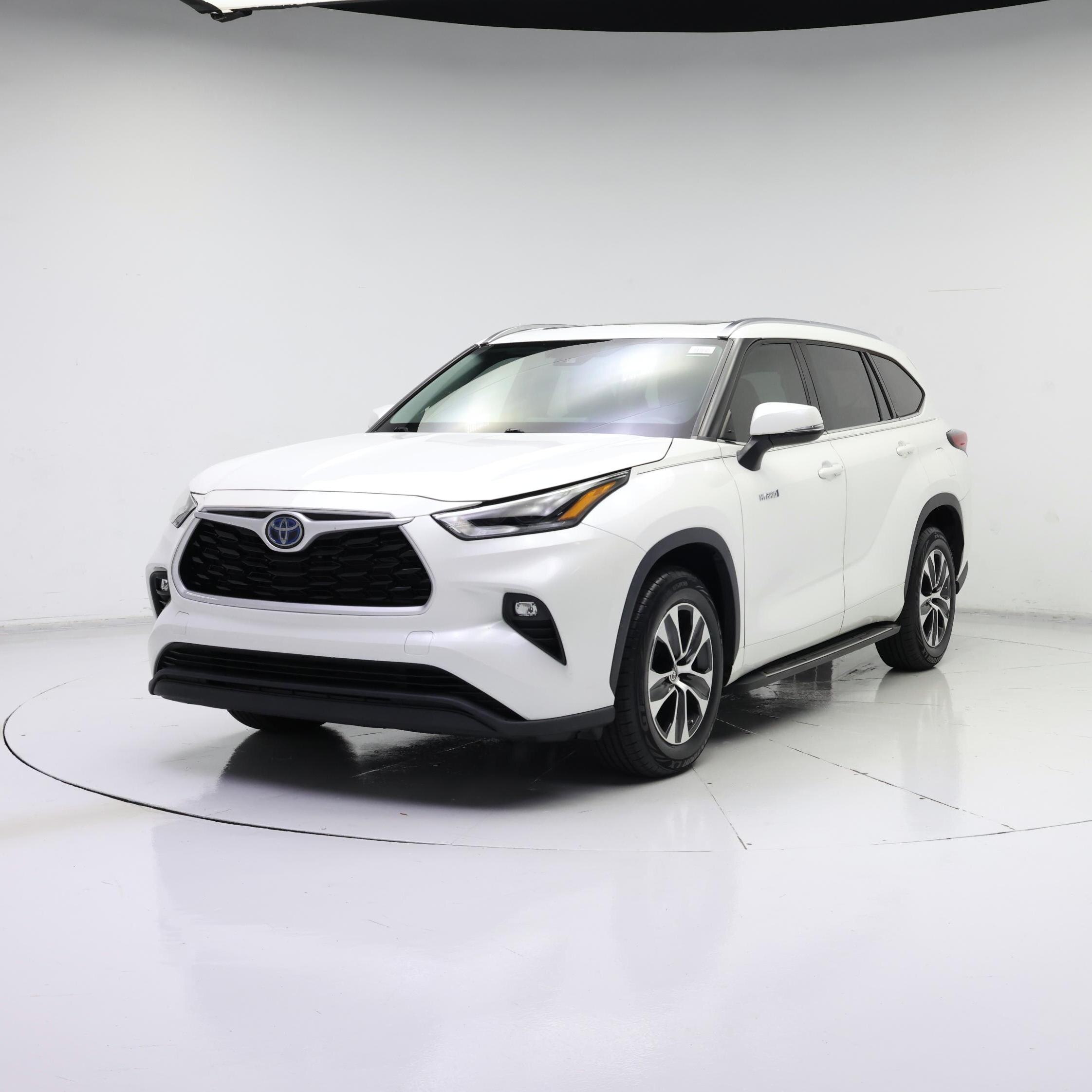 Thumbnail: 2021 Toyota Highlander - 4