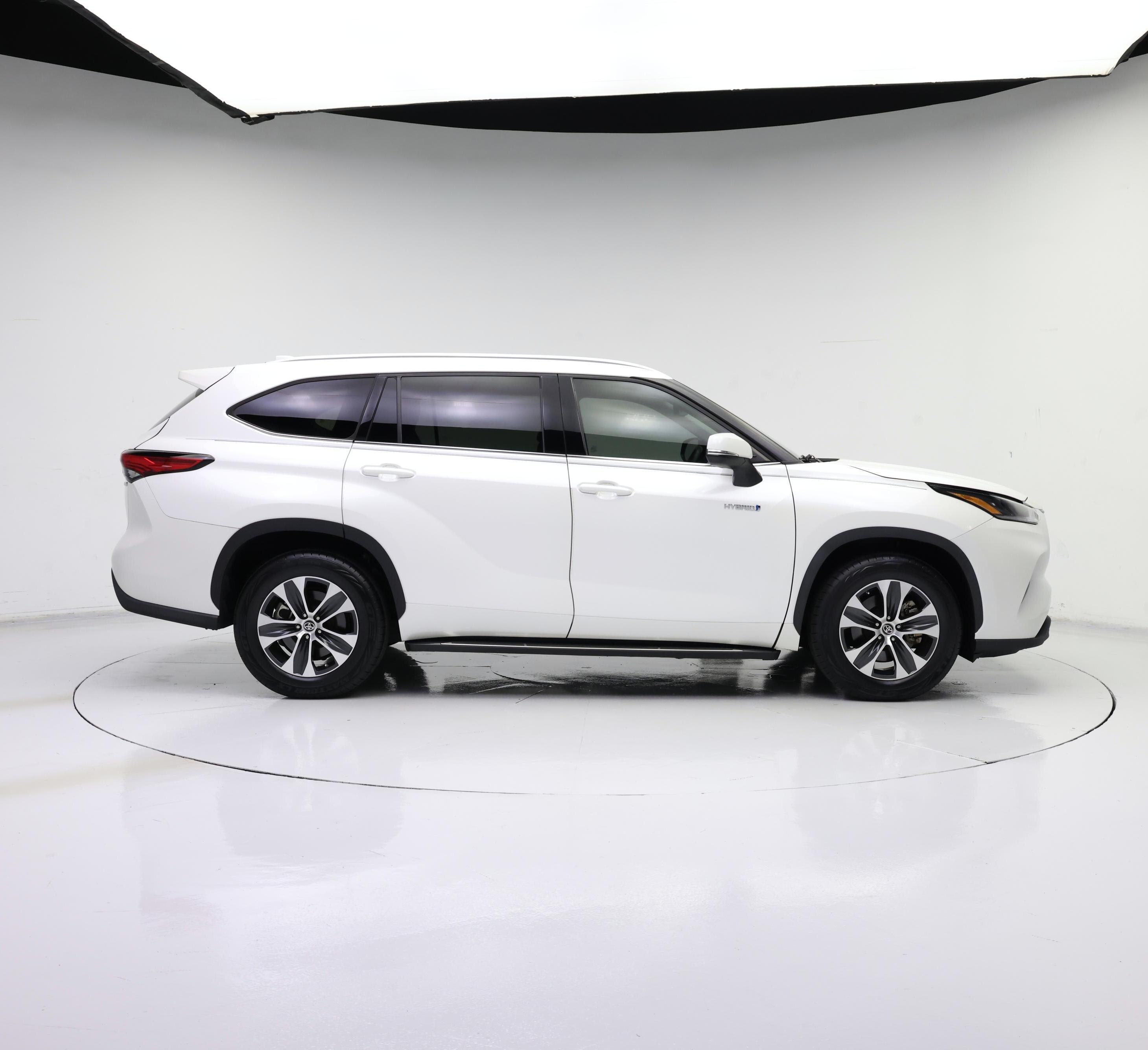 Thumbnail: 2021 Toyota Highlander - 7