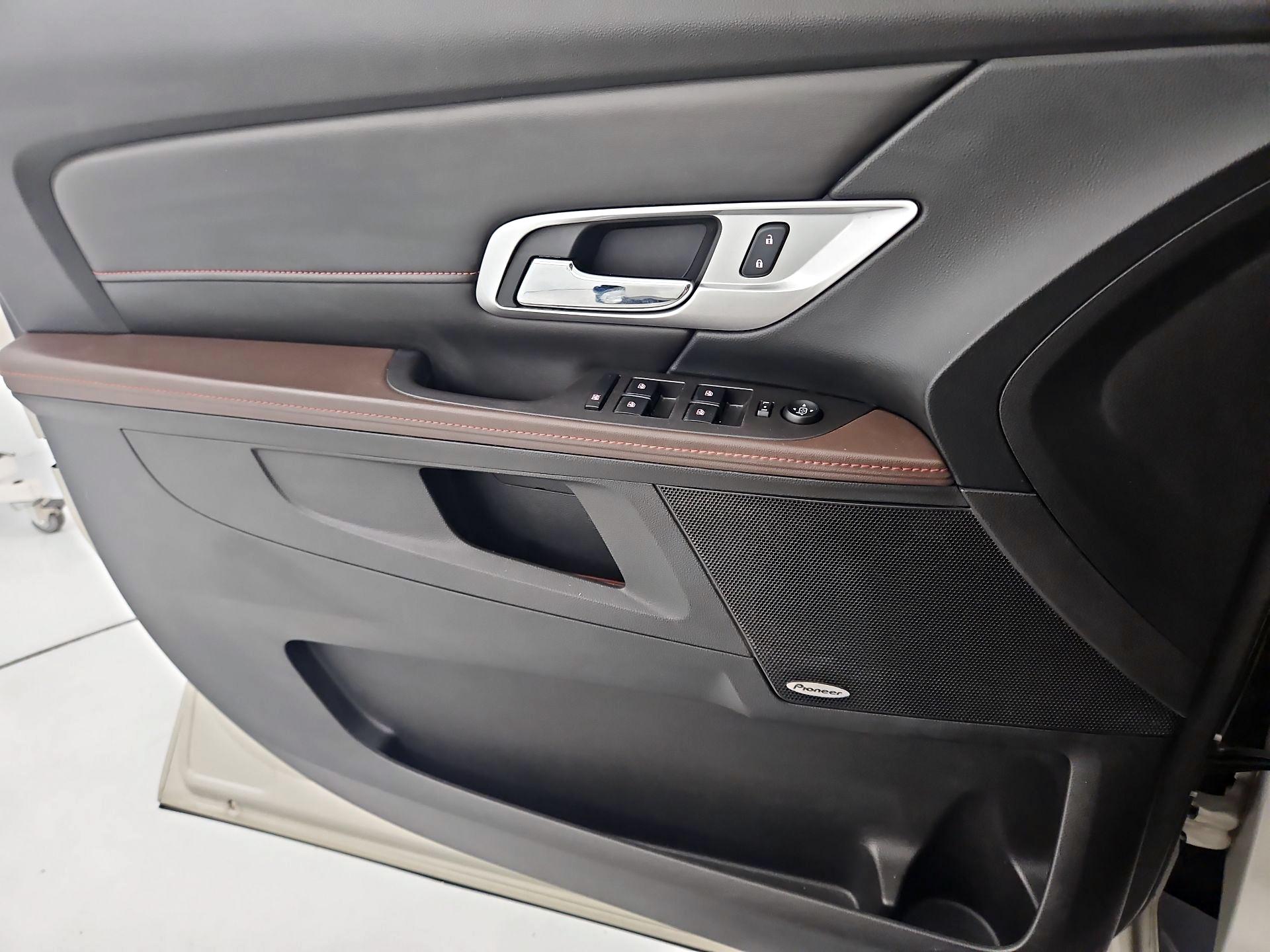 Thumbnail: 2015 GMC Terrain - 12