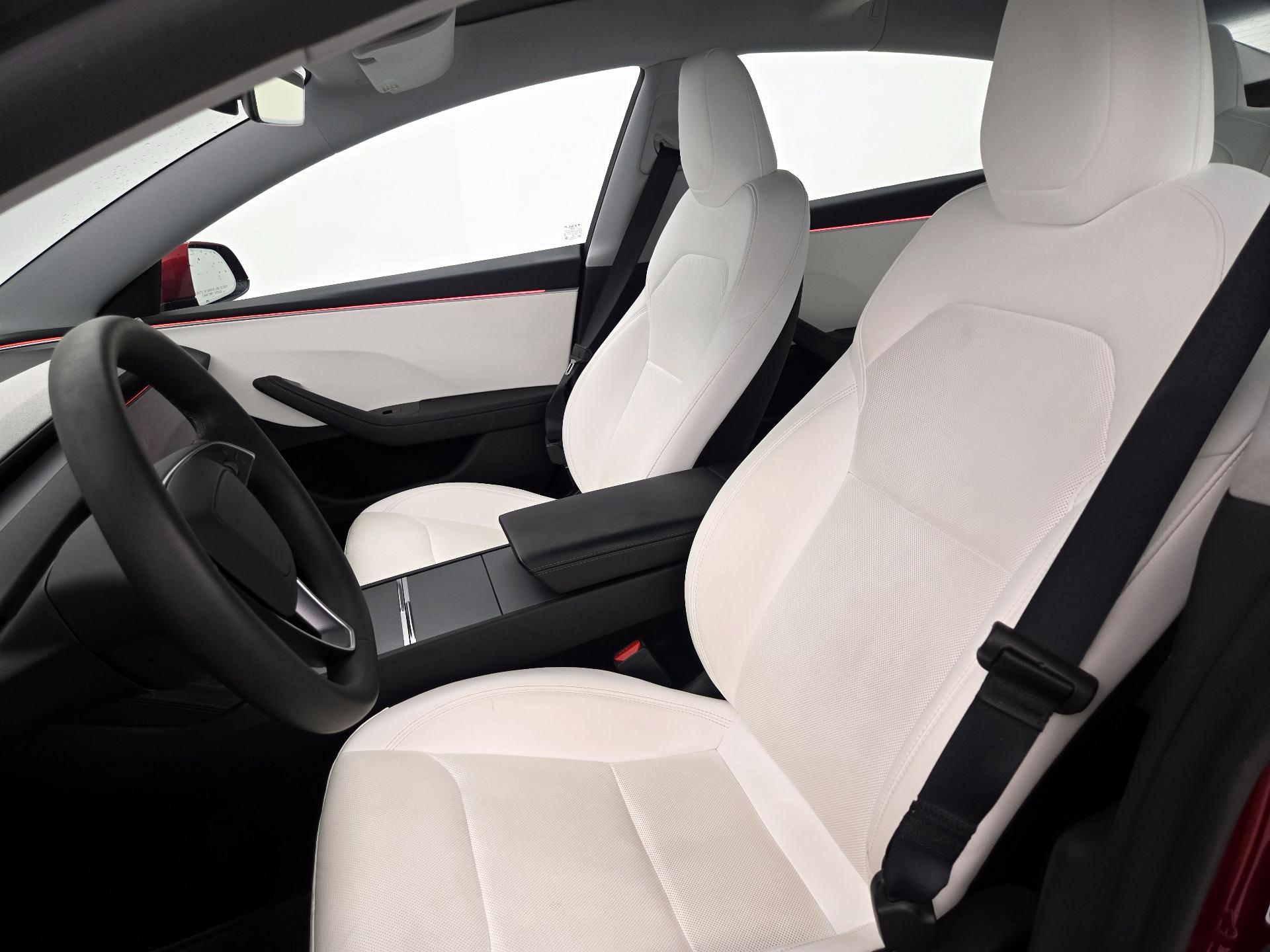 Thumbnail: 2025 Tesla Model 3 - 11