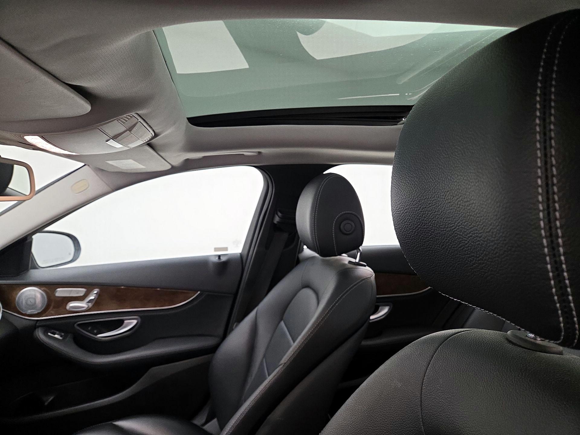 Thumbnail: 2015 Mercedes-Benz C-Class - 20