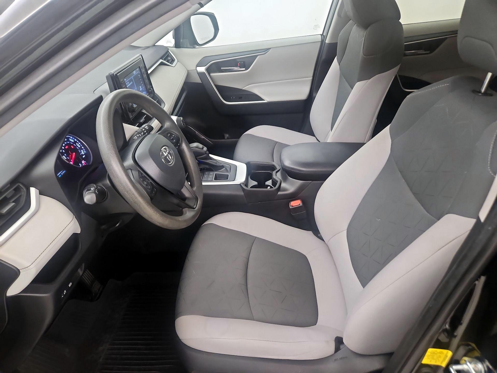 Thumbnail: 2021 Toyota RAV4 - 11