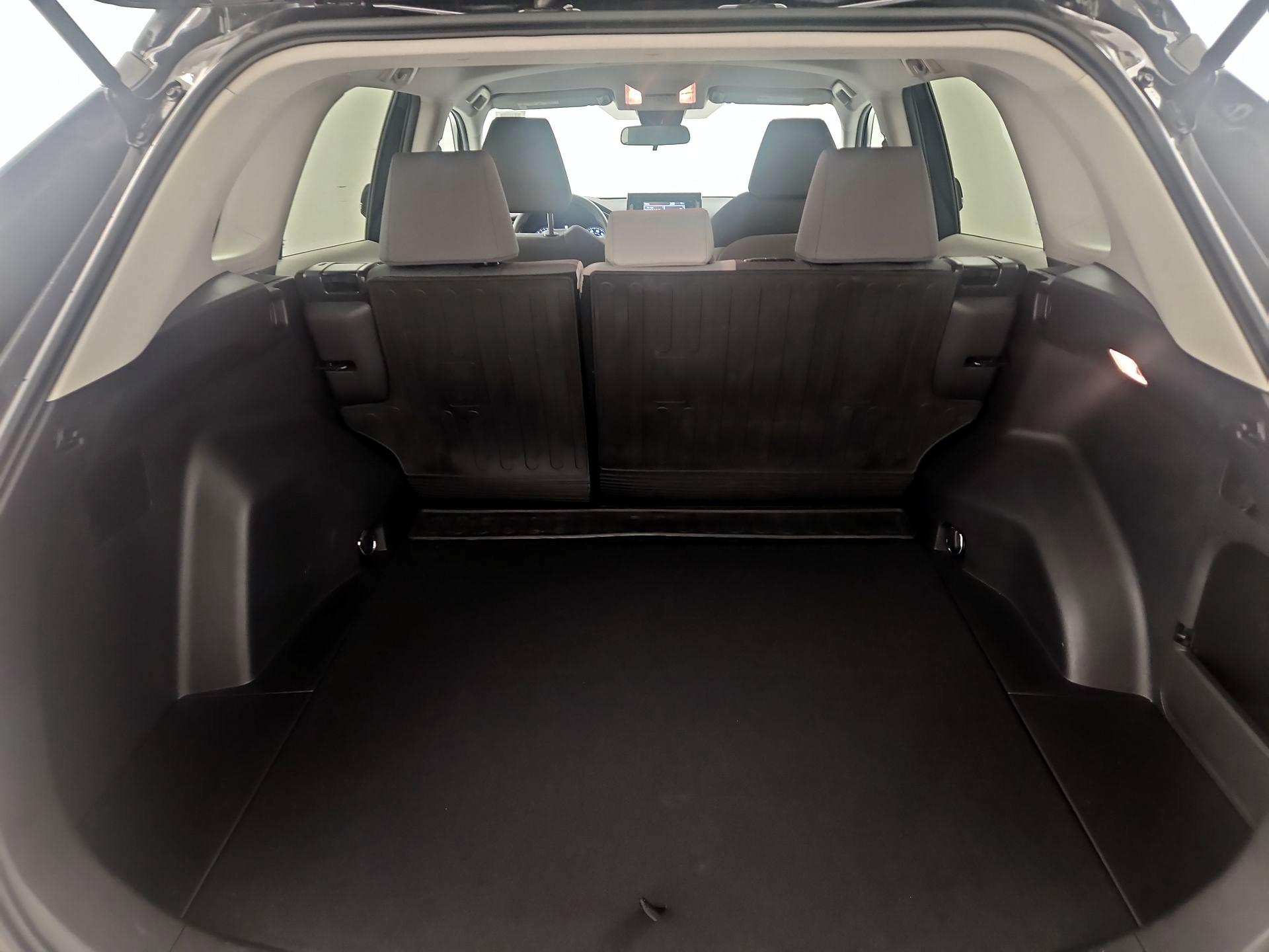 Thumbnail: 2021 Toyota RAV4 - 20