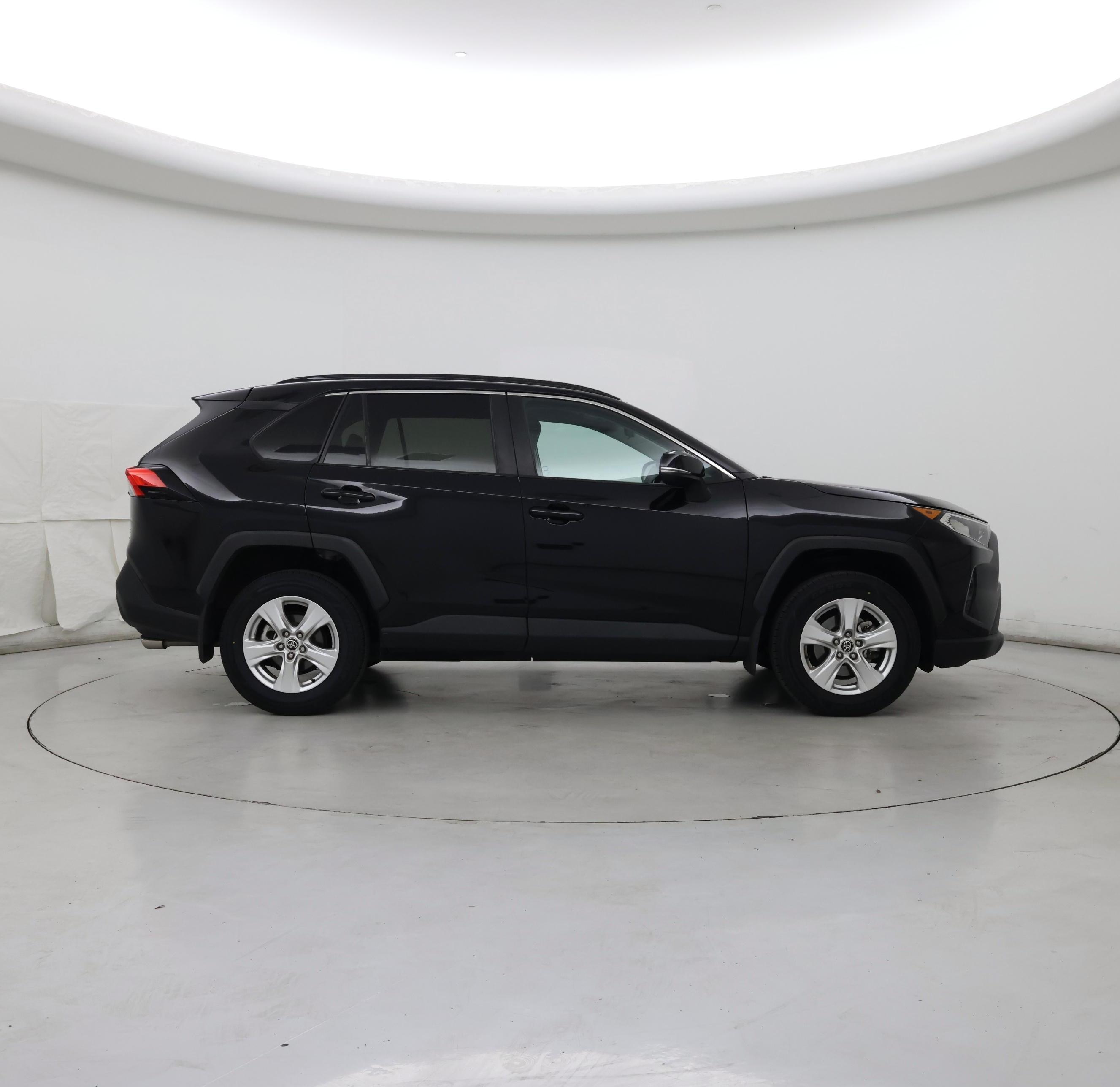 Thumbnail: 2021 Toyota RAV4 - 7