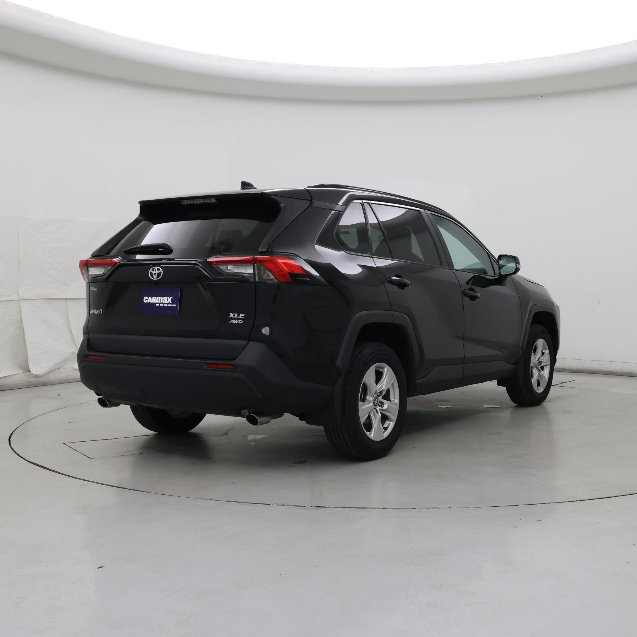 Thumbnail: 2021 Toyota RAV4 - 8