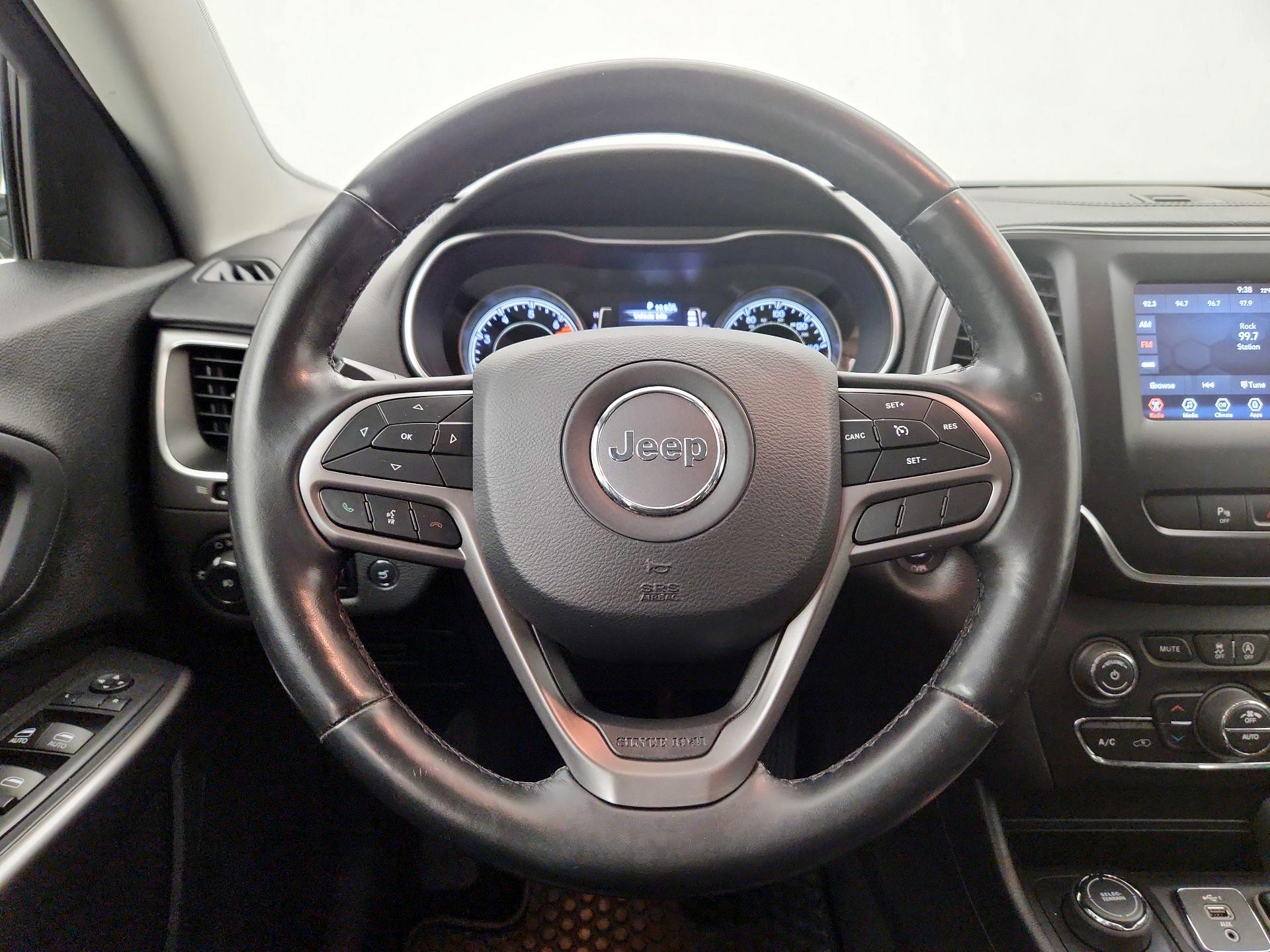 Thumbnail: 2019 Jeep Cherokee - 10