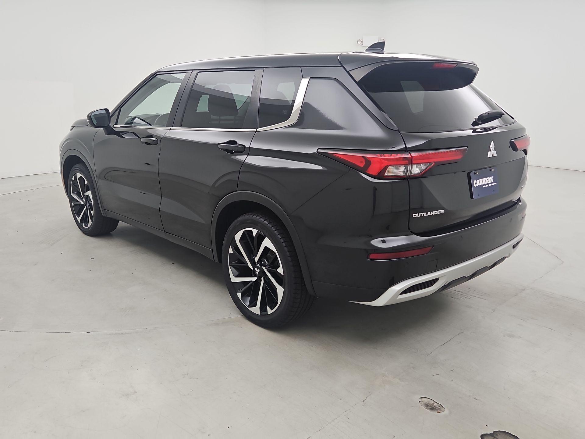 Thumbnail: 2022 Mitsubishi Outlander - 7