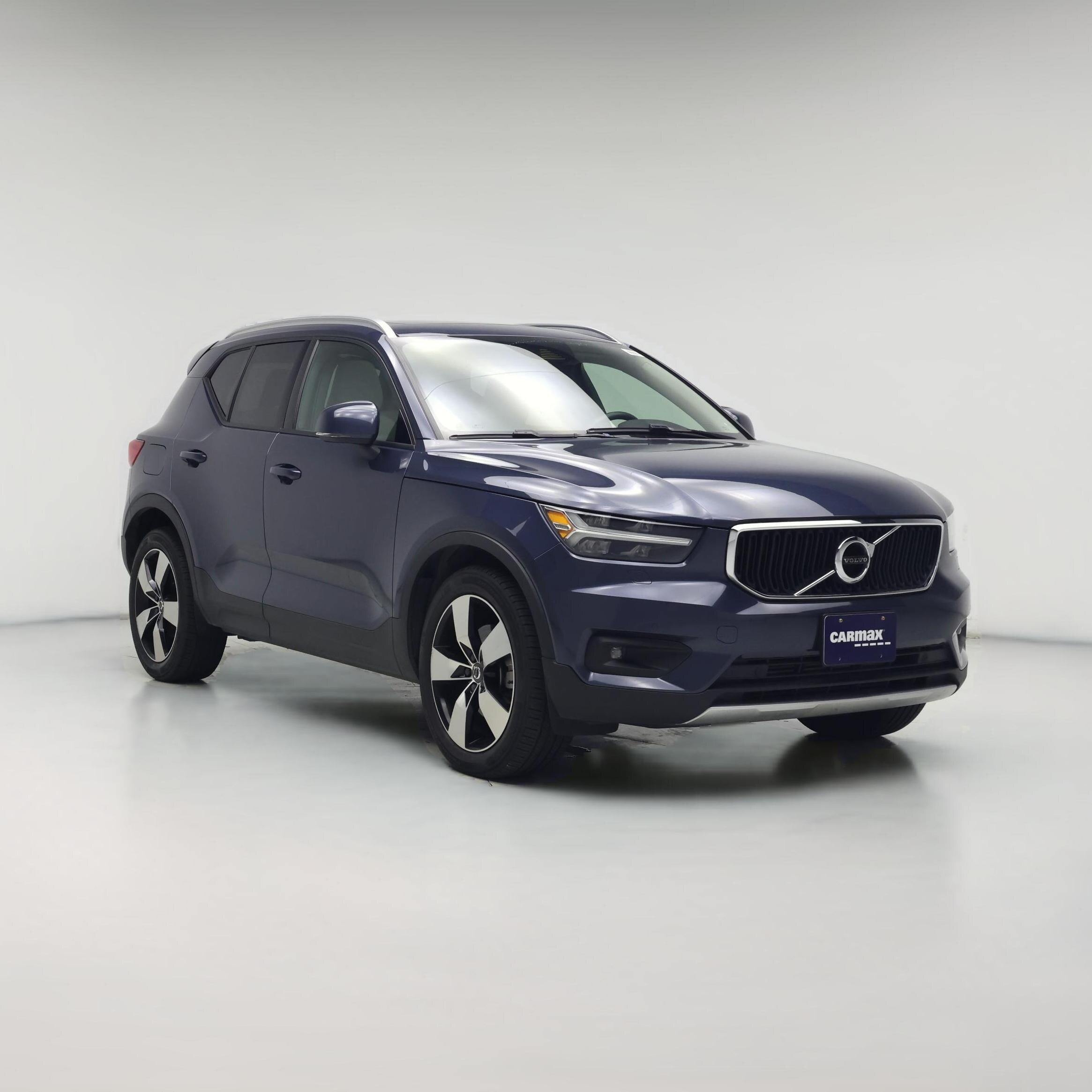 Thumbnail: 2022 Volvo XC40 - 1