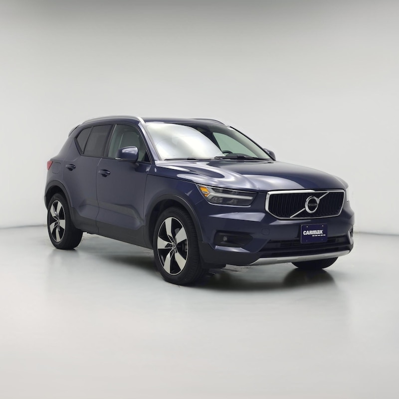 2022 Volvo XC40 T5 Momentum