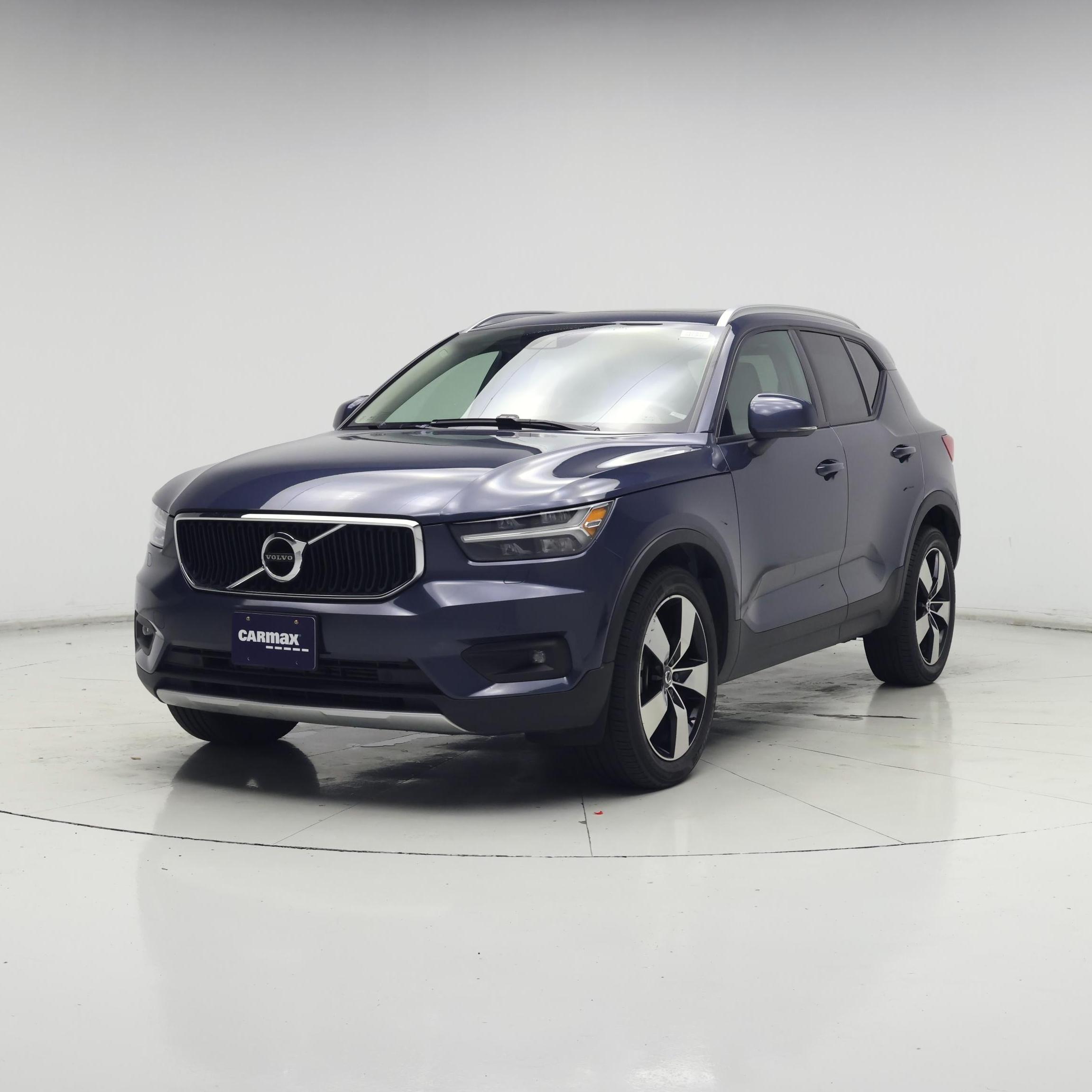 Thumbnail: 2022 Volvo XC40 - 4