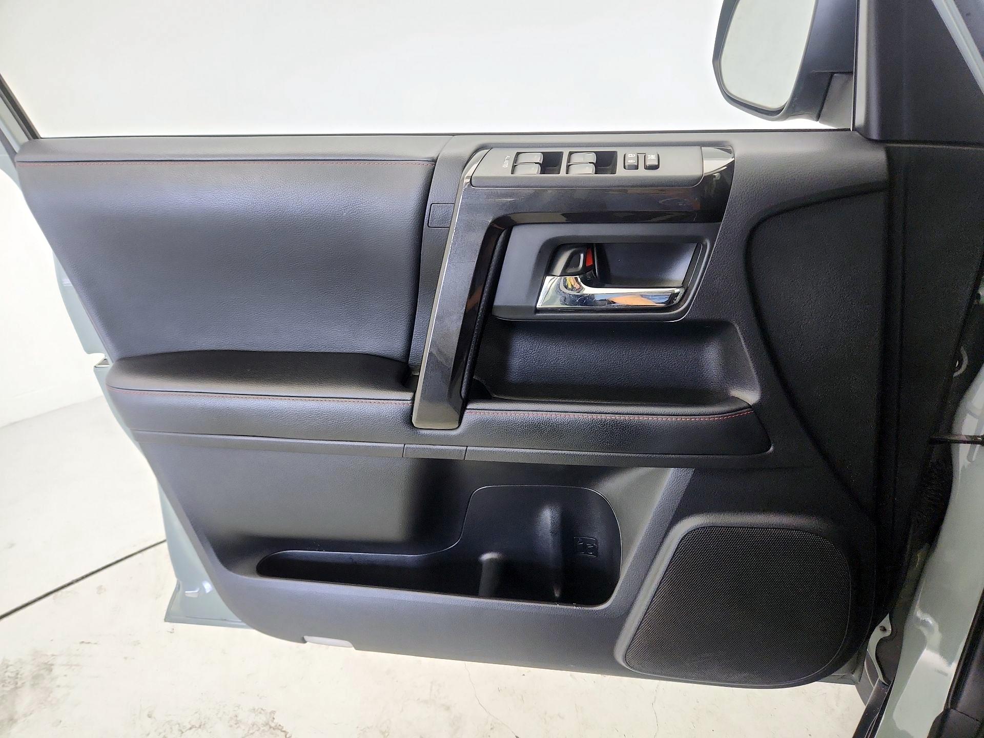 Thumbnail: 2021 Toyota 4Runner - 12