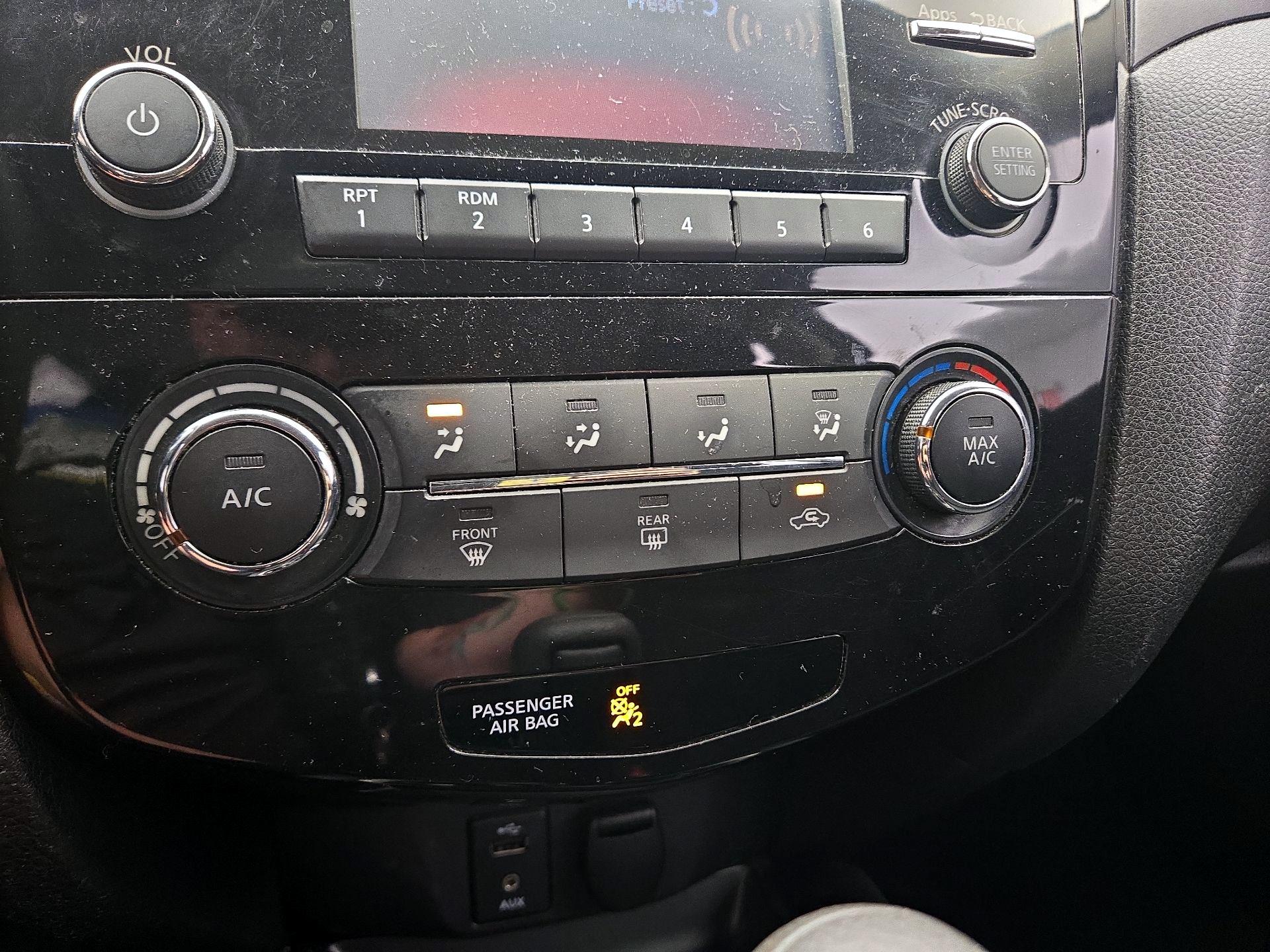 Thumbnail: 2016 Nissan Rogue - 16