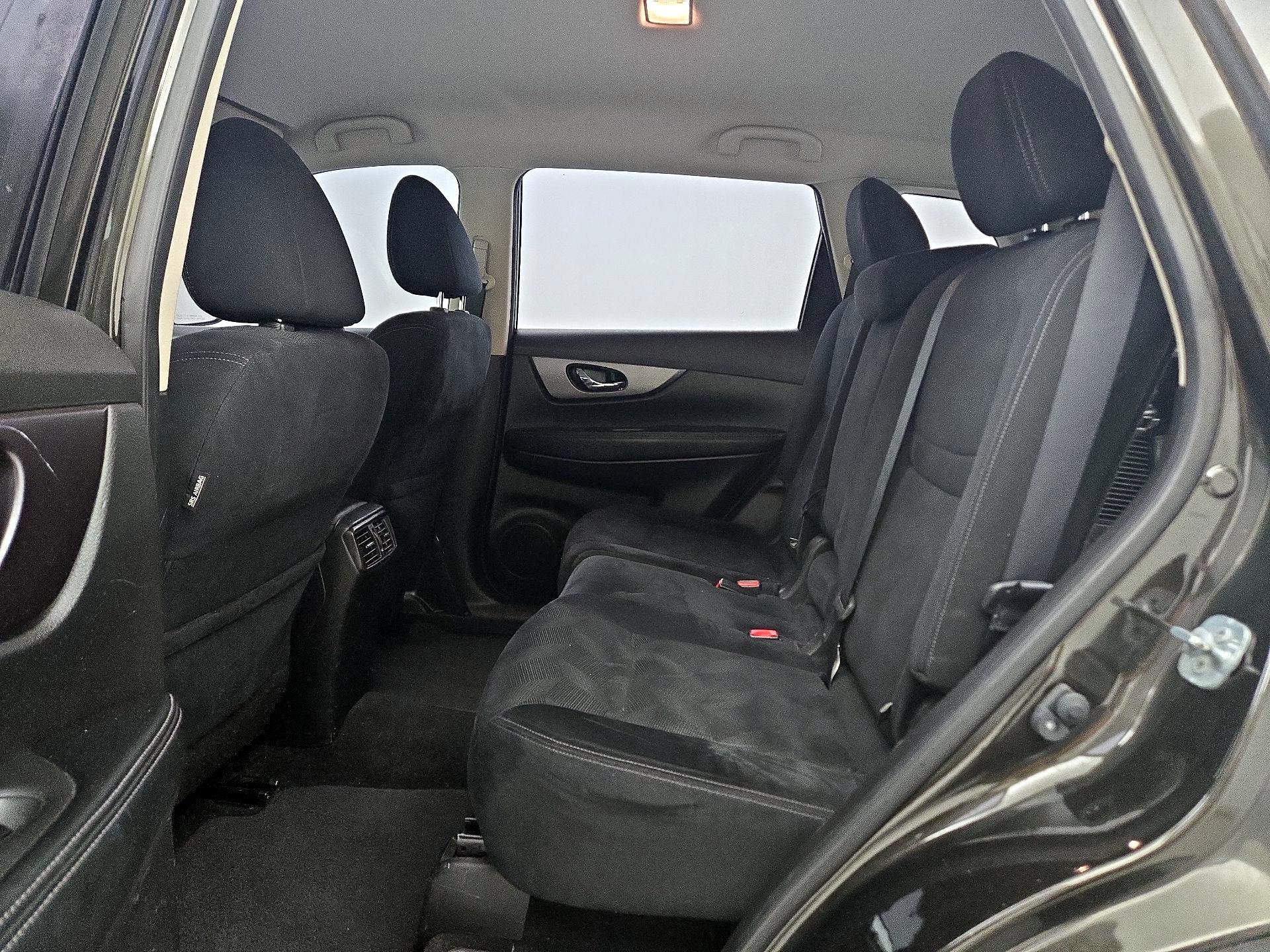 Thumbnail: 2016 Nissan Rogue - 19