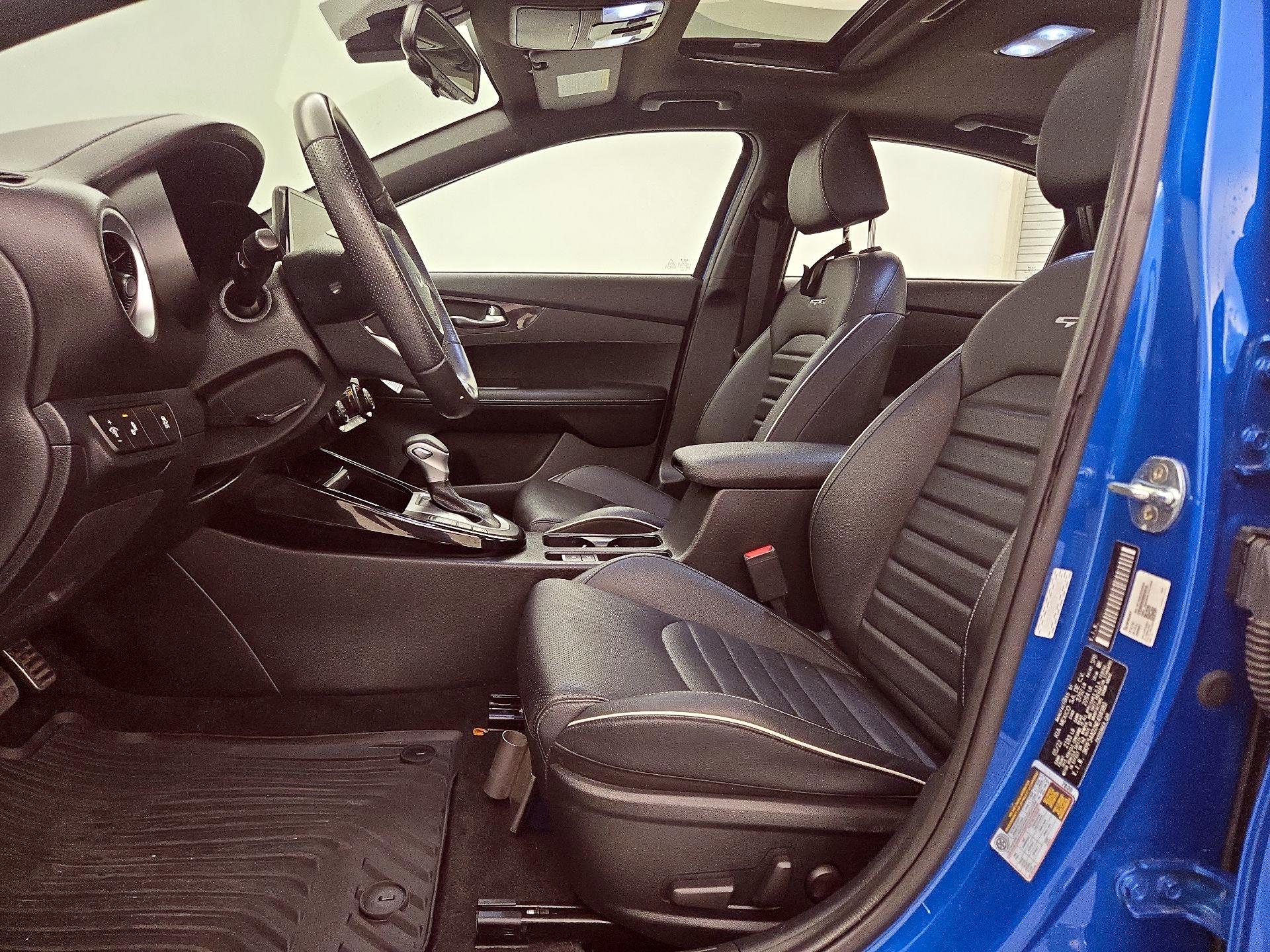 Thumbnail: 2022 Kia Forte - 11