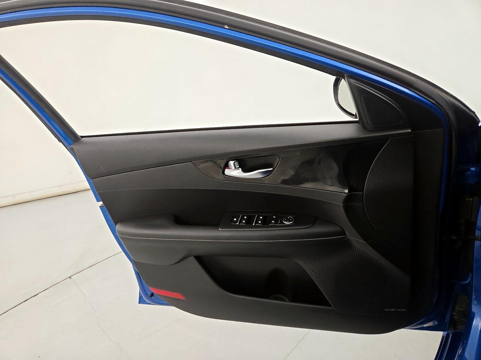 Thumbnail: 2022 Kia Forte - 12