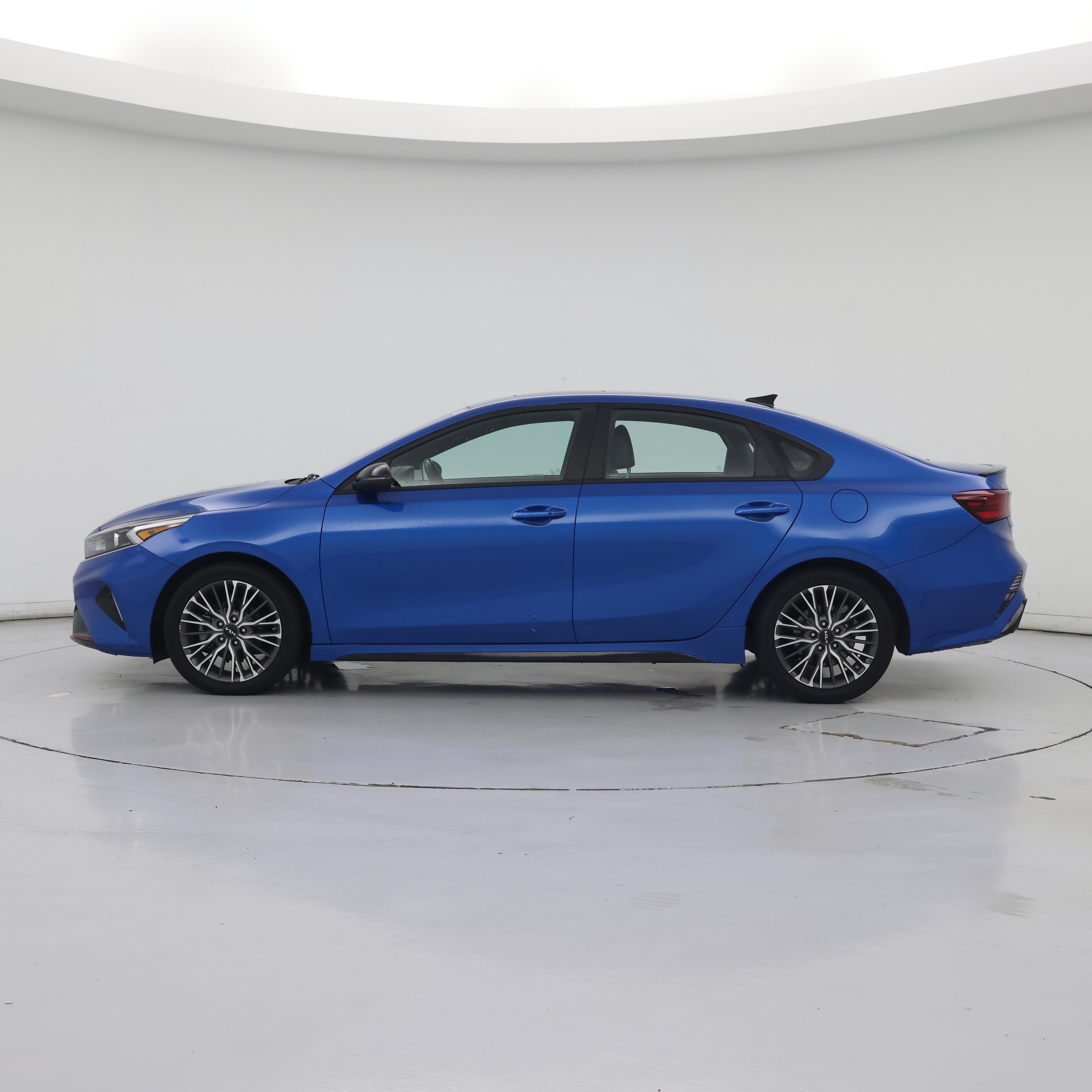 Thumbnail: 2022 Kia Forte - 3