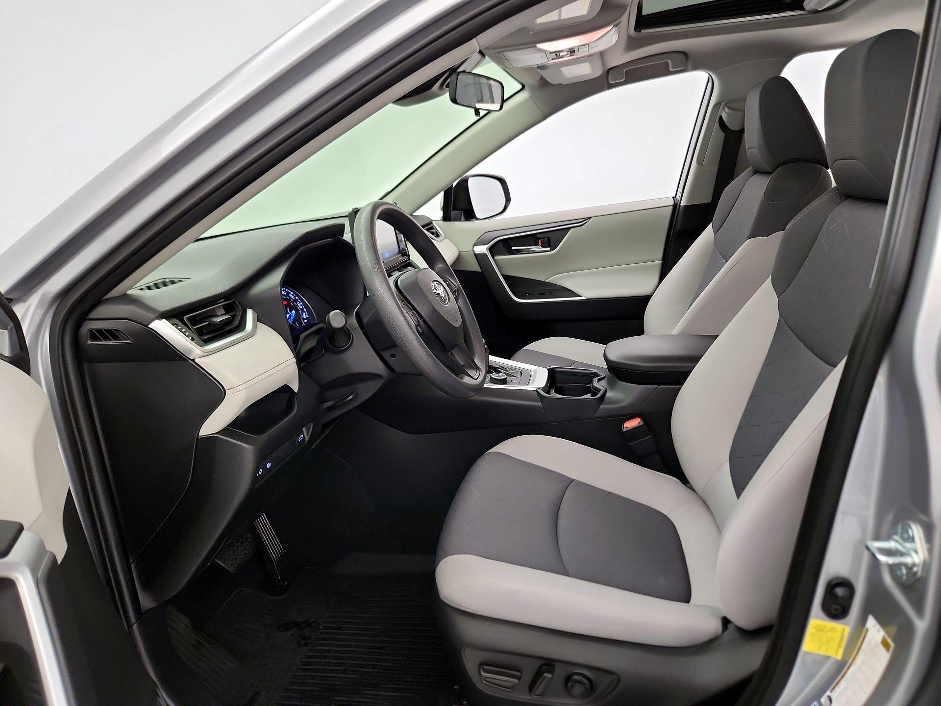 Thumbnail: 2021 Toyota RAV4 - 11