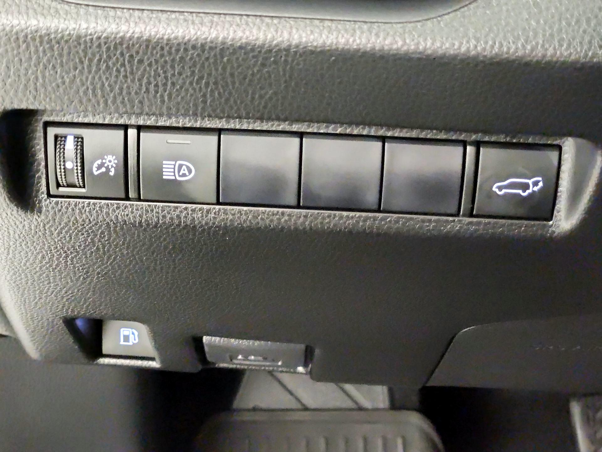Thumbnail: 2021 Toyota RAV4 - 13