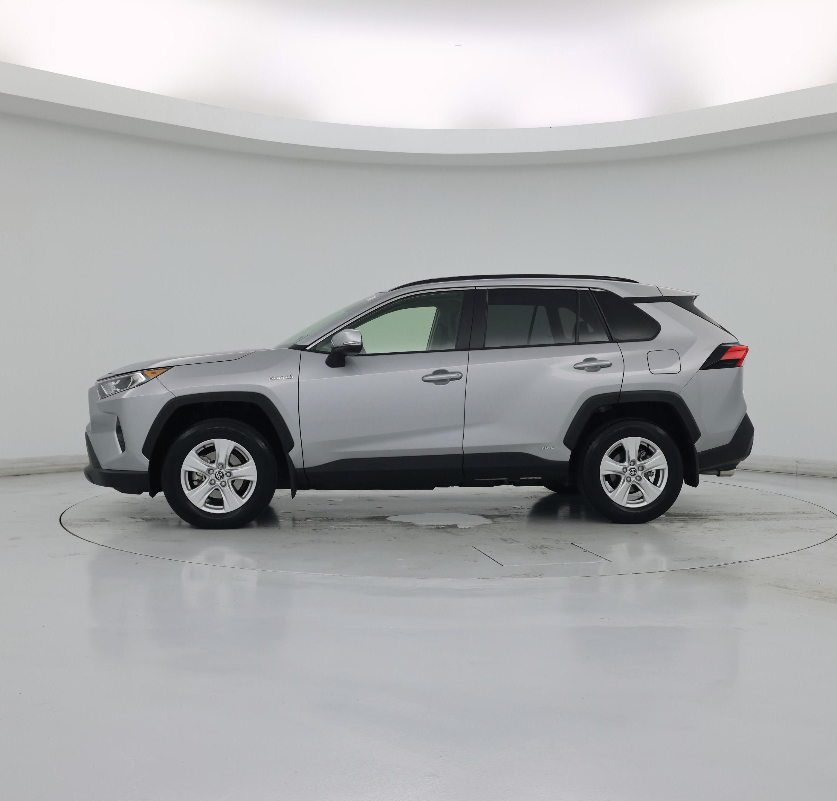 Thumbnail: 2021 Toyota RAV4 - 3