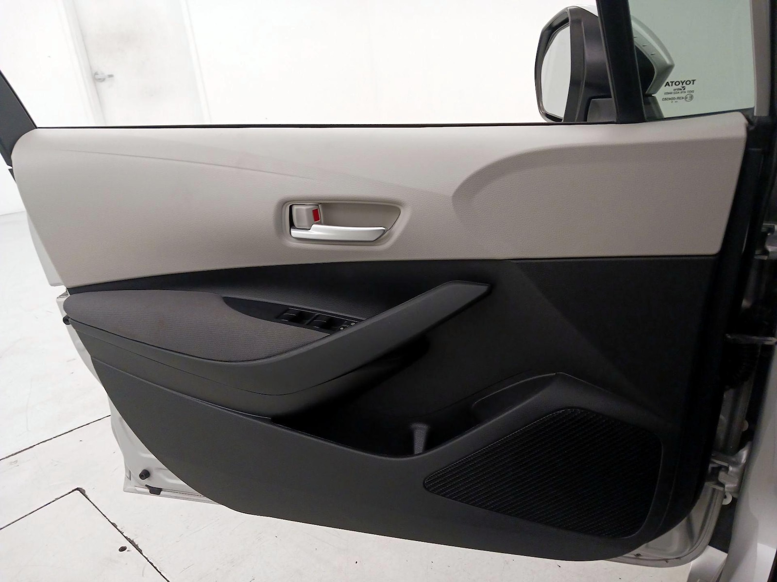 2021 Toyota Corolla LE - Photo 13