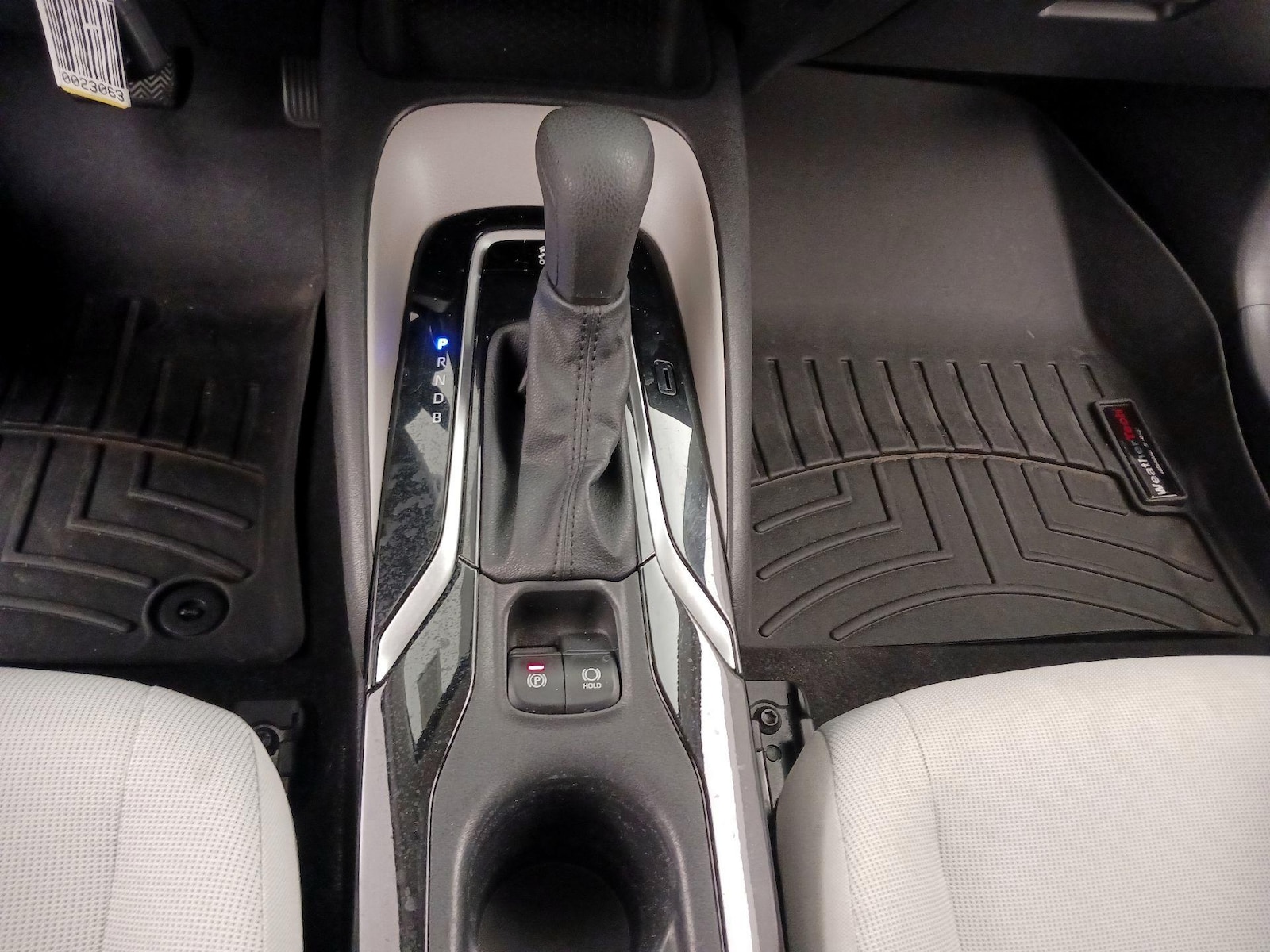 2021 Toyota Corolla LE - Photo 18