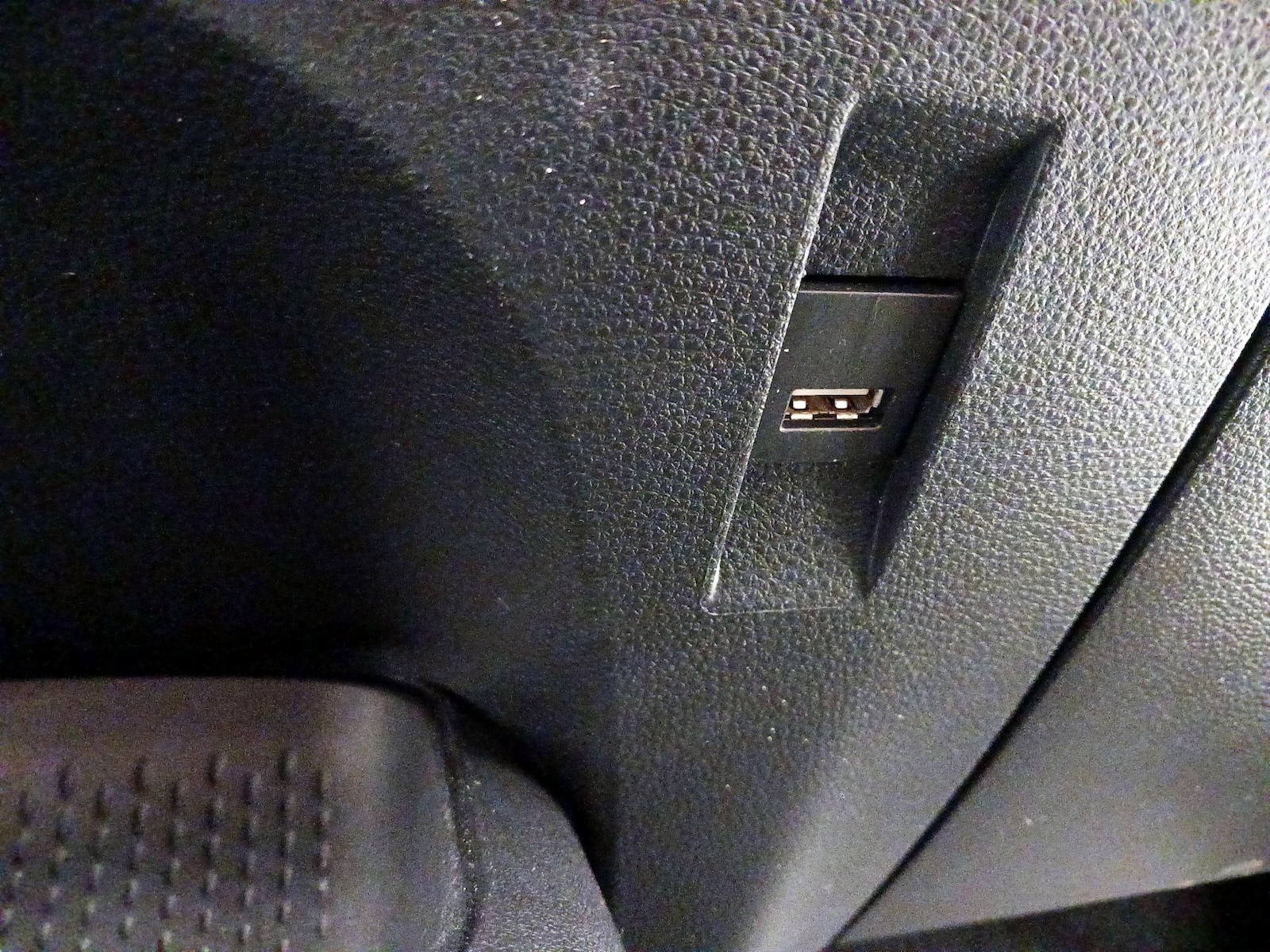 2021 Toyota Corolla LE - Photo 19