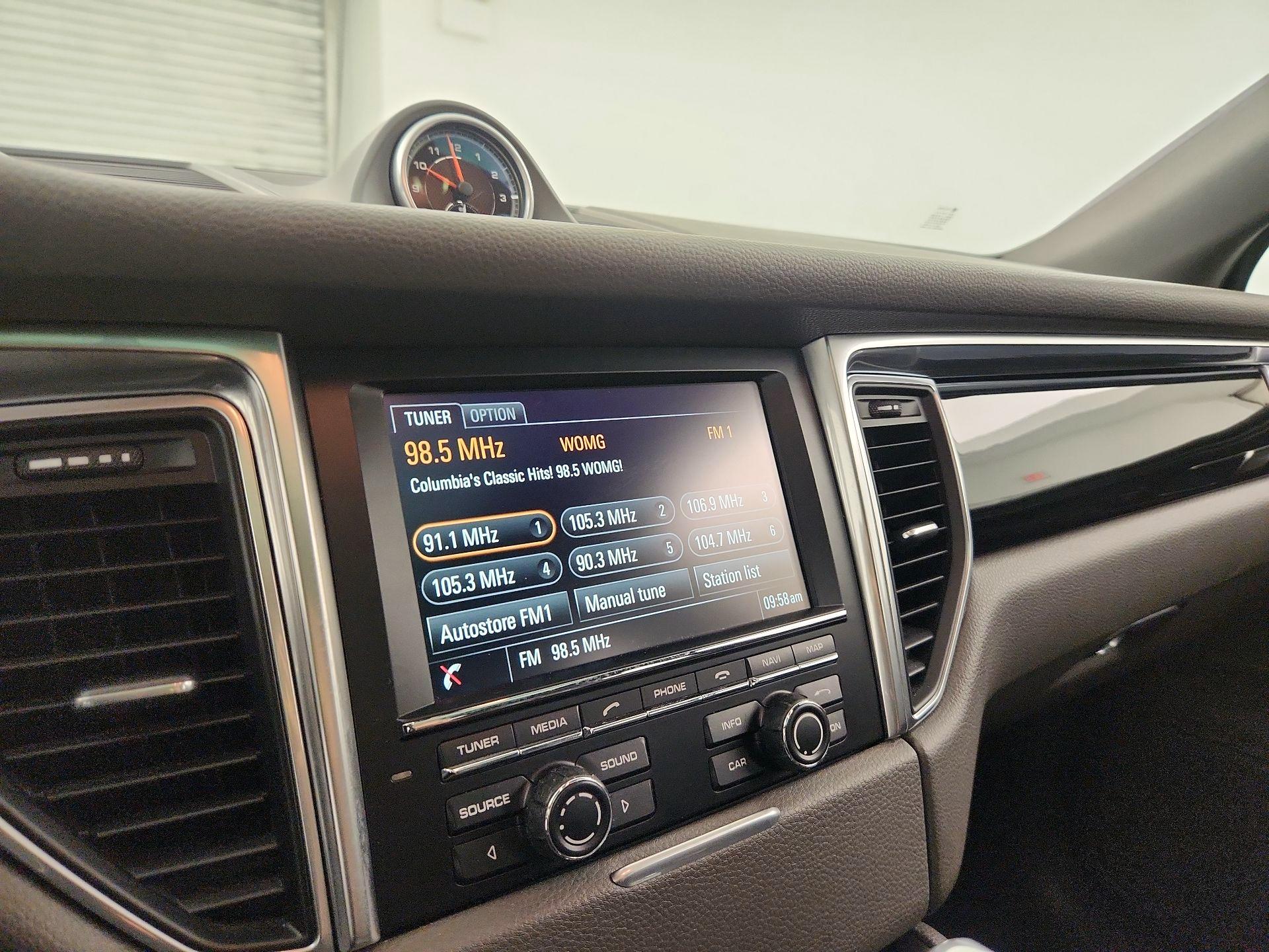 Thumbnail: 2016 Porsche Macan - 15