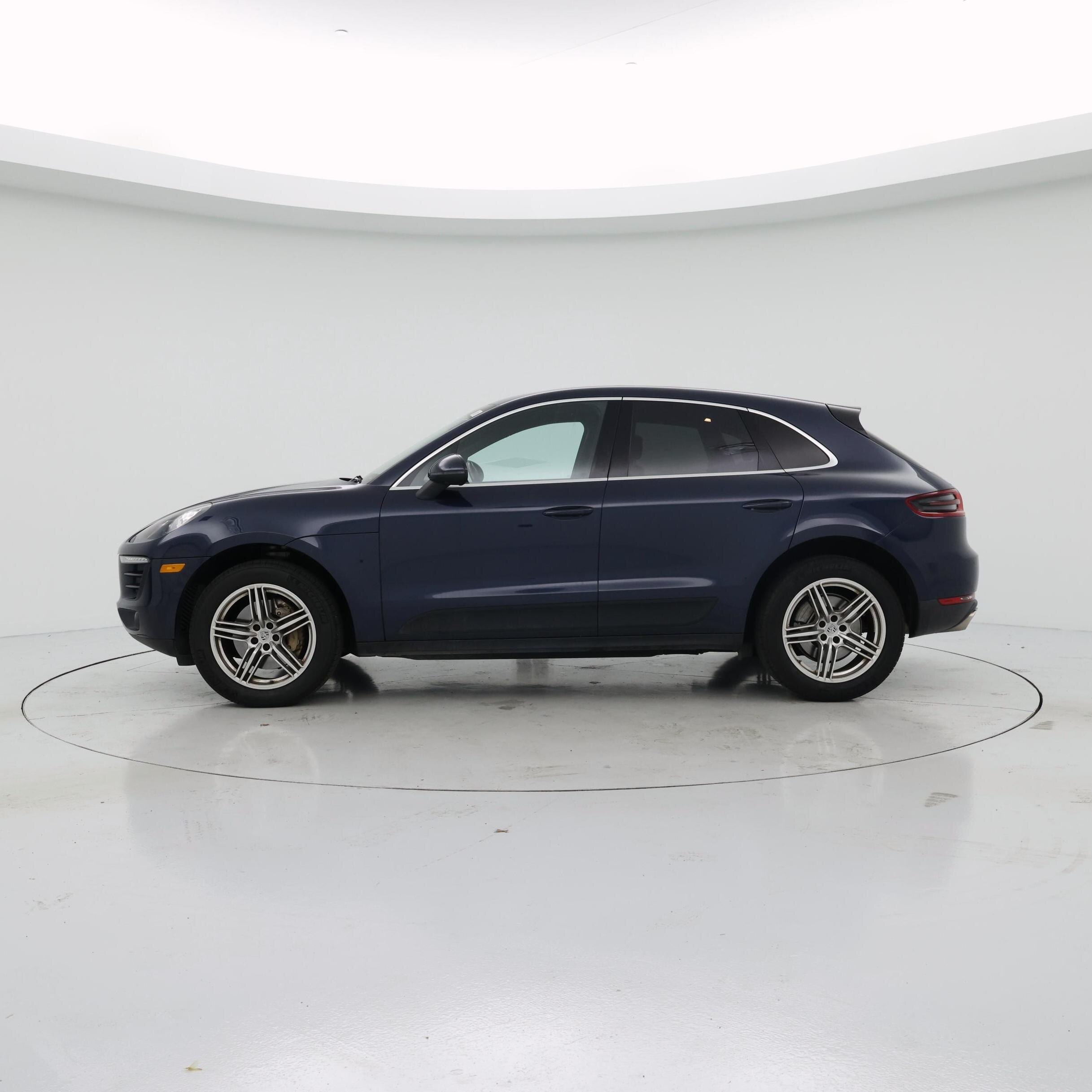 Thumbnail: 2016 Porsche Macan - 3