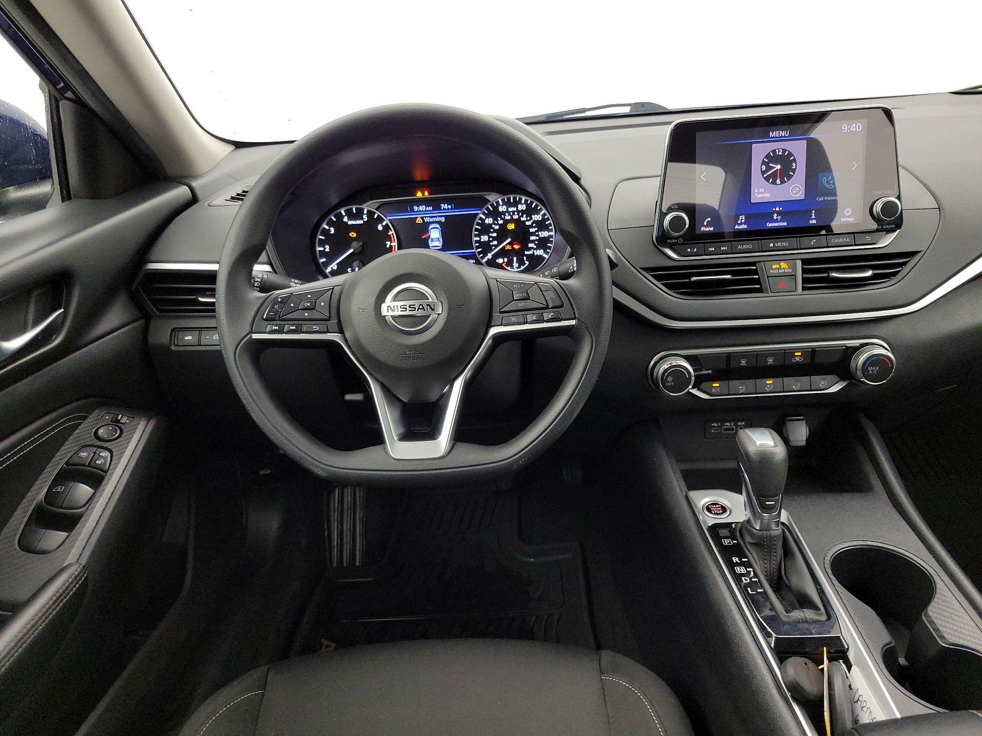 Thumbnail: 2020 Nissan Altima - 10