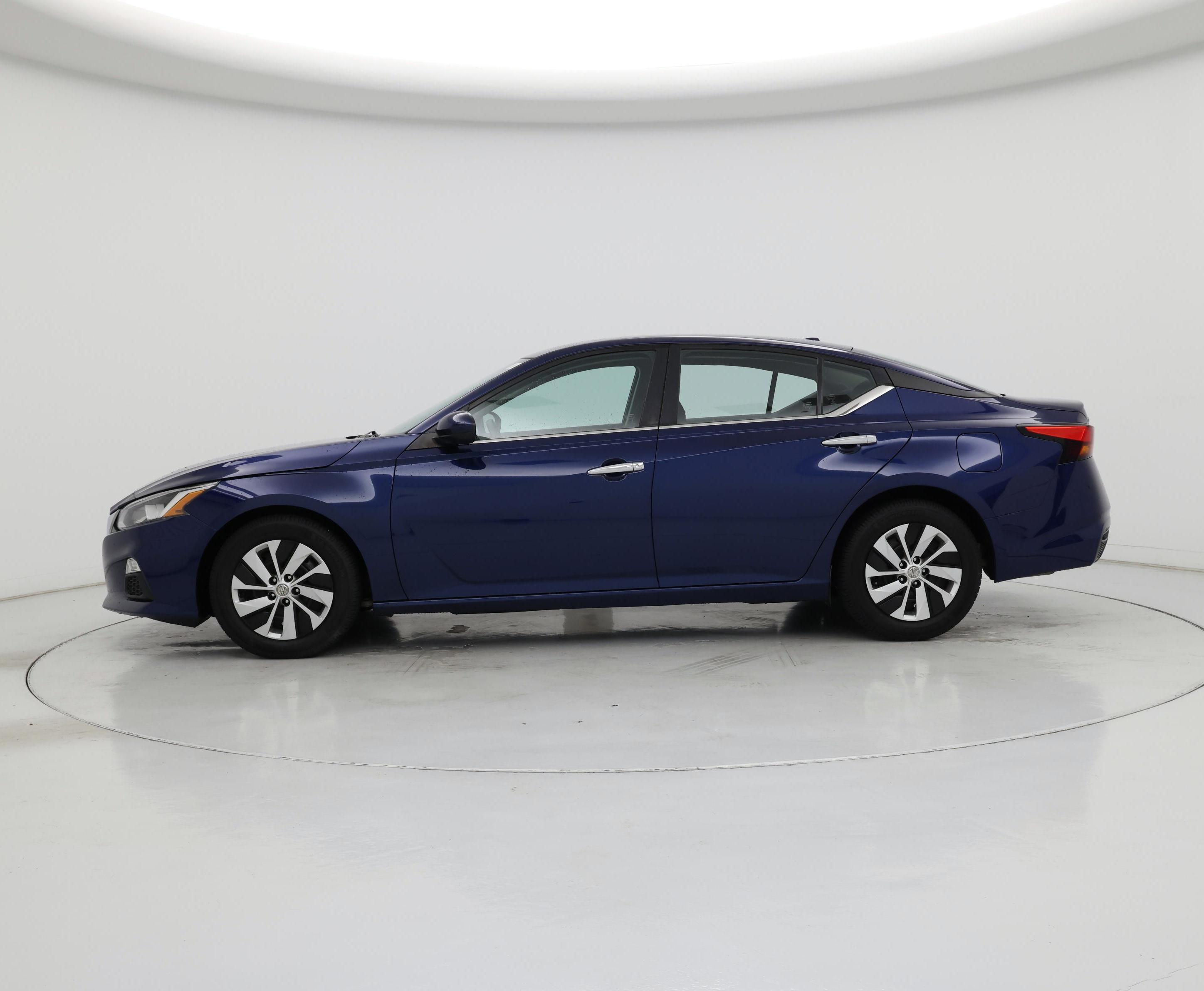 Thumbnail: 2020 Nissan Altima - 3