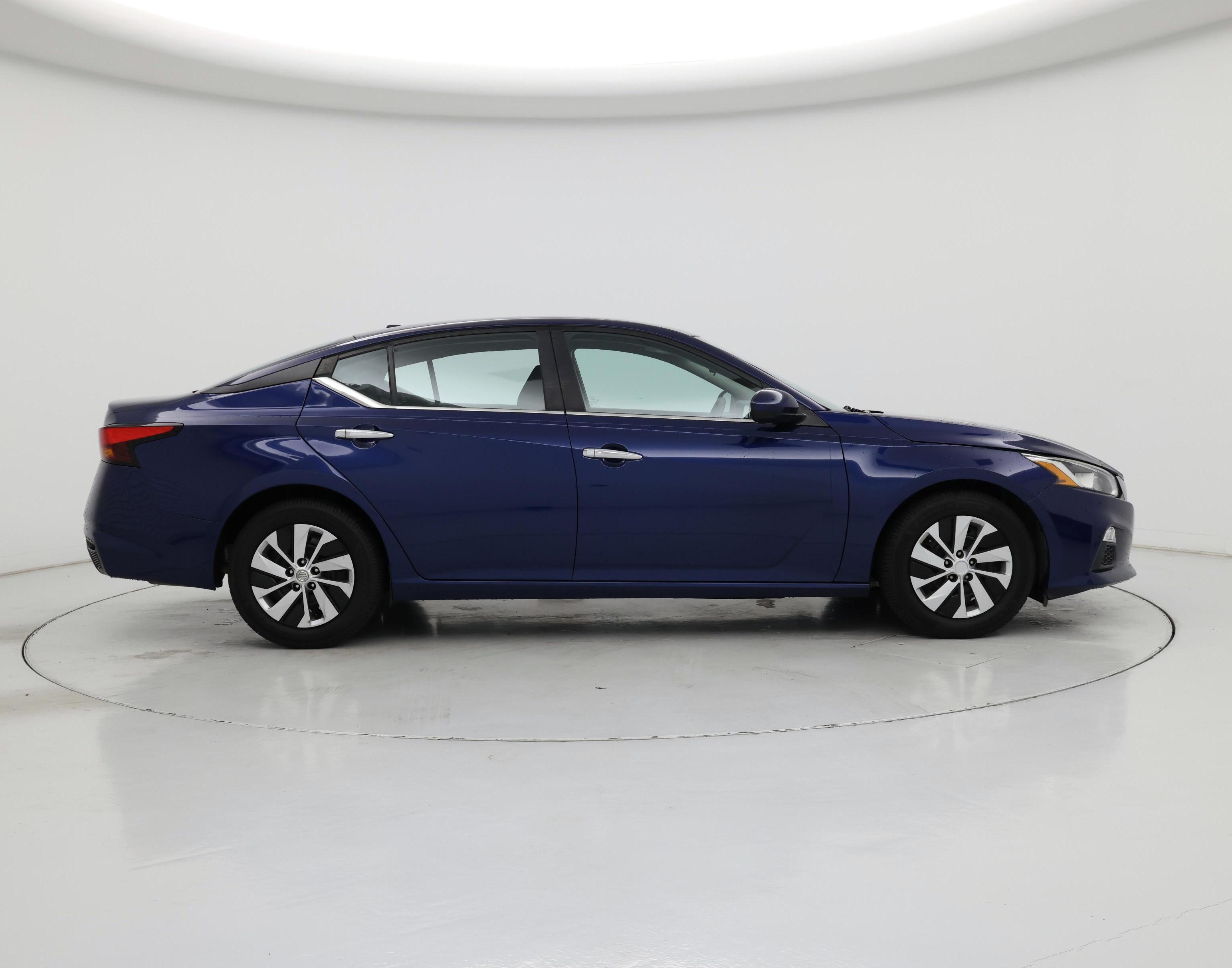 Thumbnail: 2020 Nissan Altima - 7
