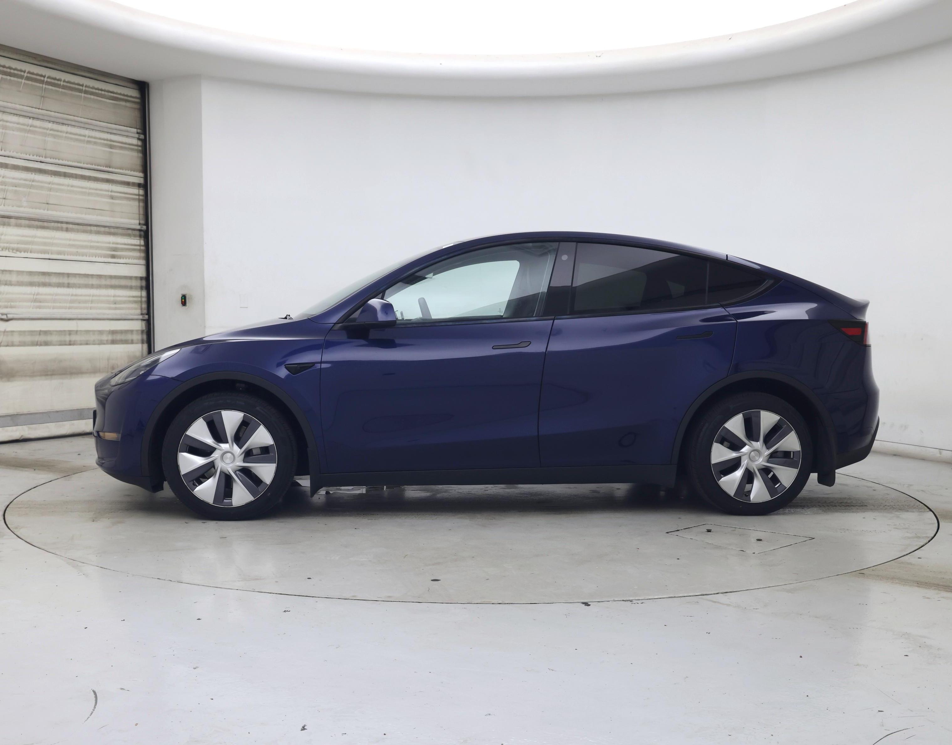 Thumbnail: 2023 Tesla Model Y - 3