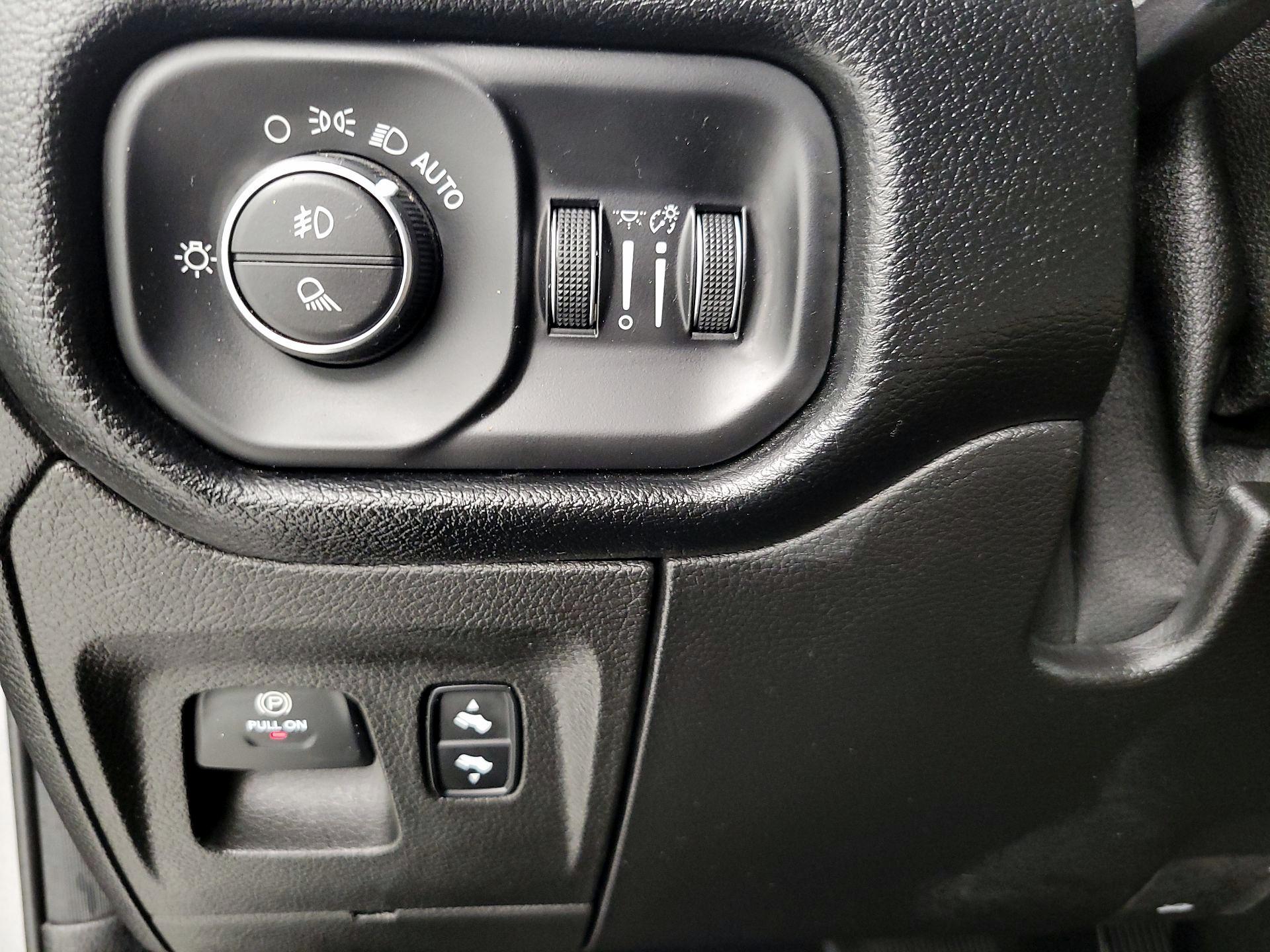 Thumbnail: 2019 RAM 1500 - 13