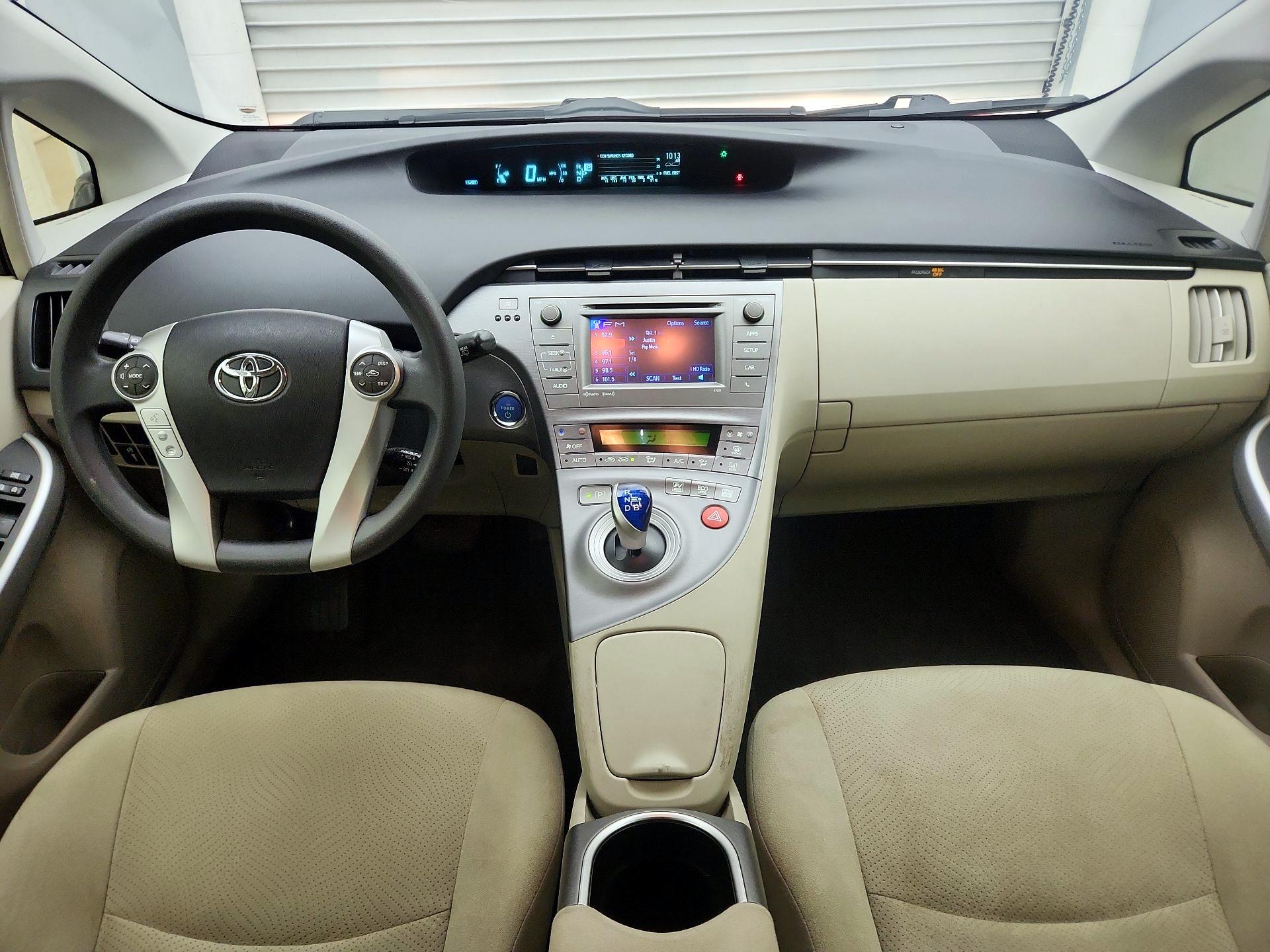 Thumbnail: 2015 Toyota Prius - 9