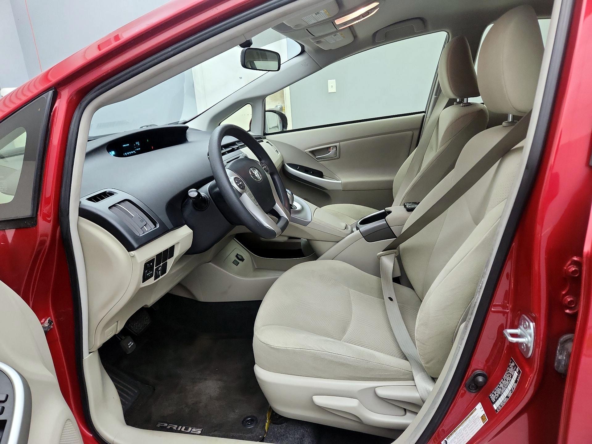 Thumbnail: 2015 Toyota Prius - 11