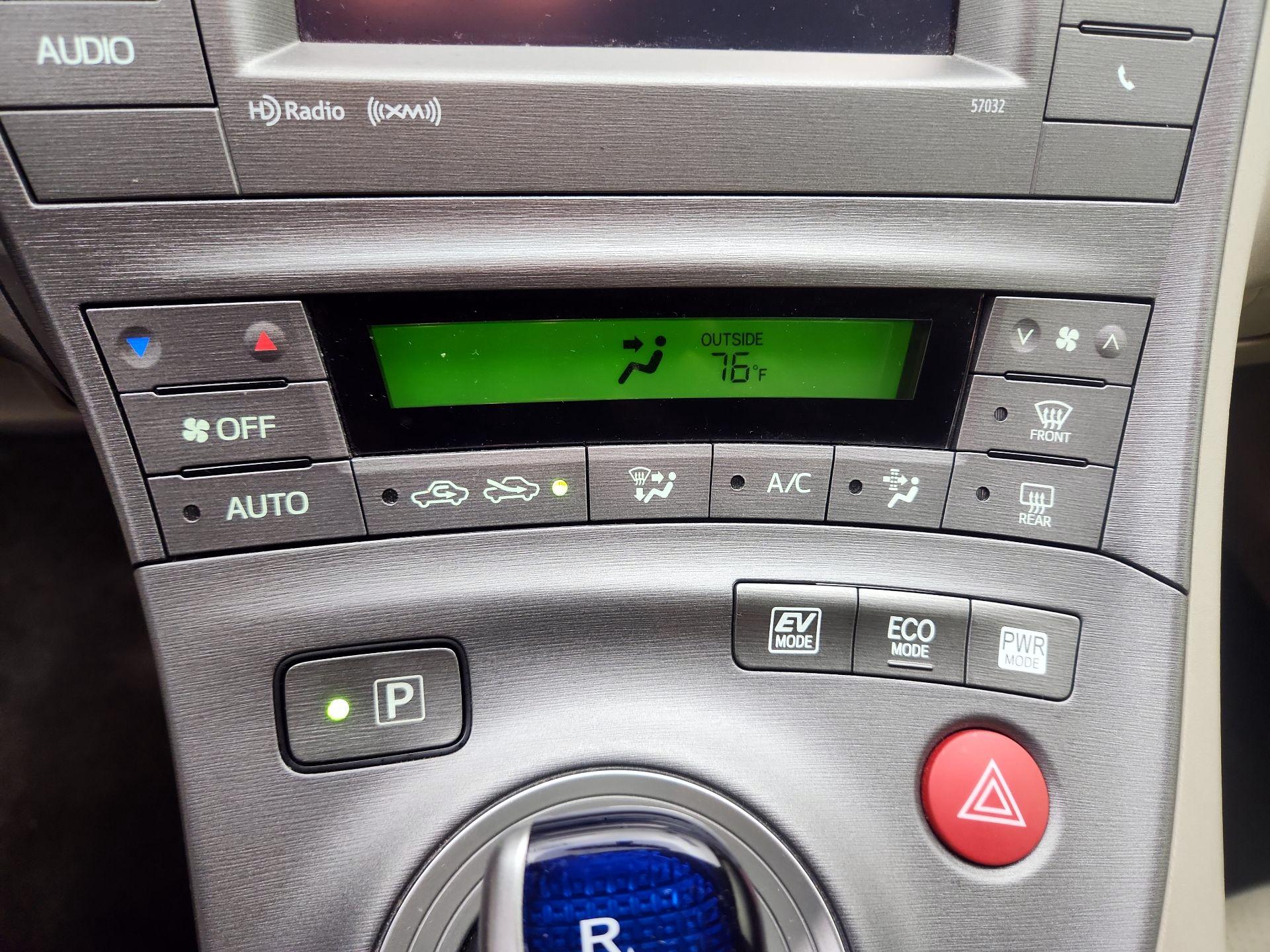 Thumbnail: 2015 Toyota Prius - 16