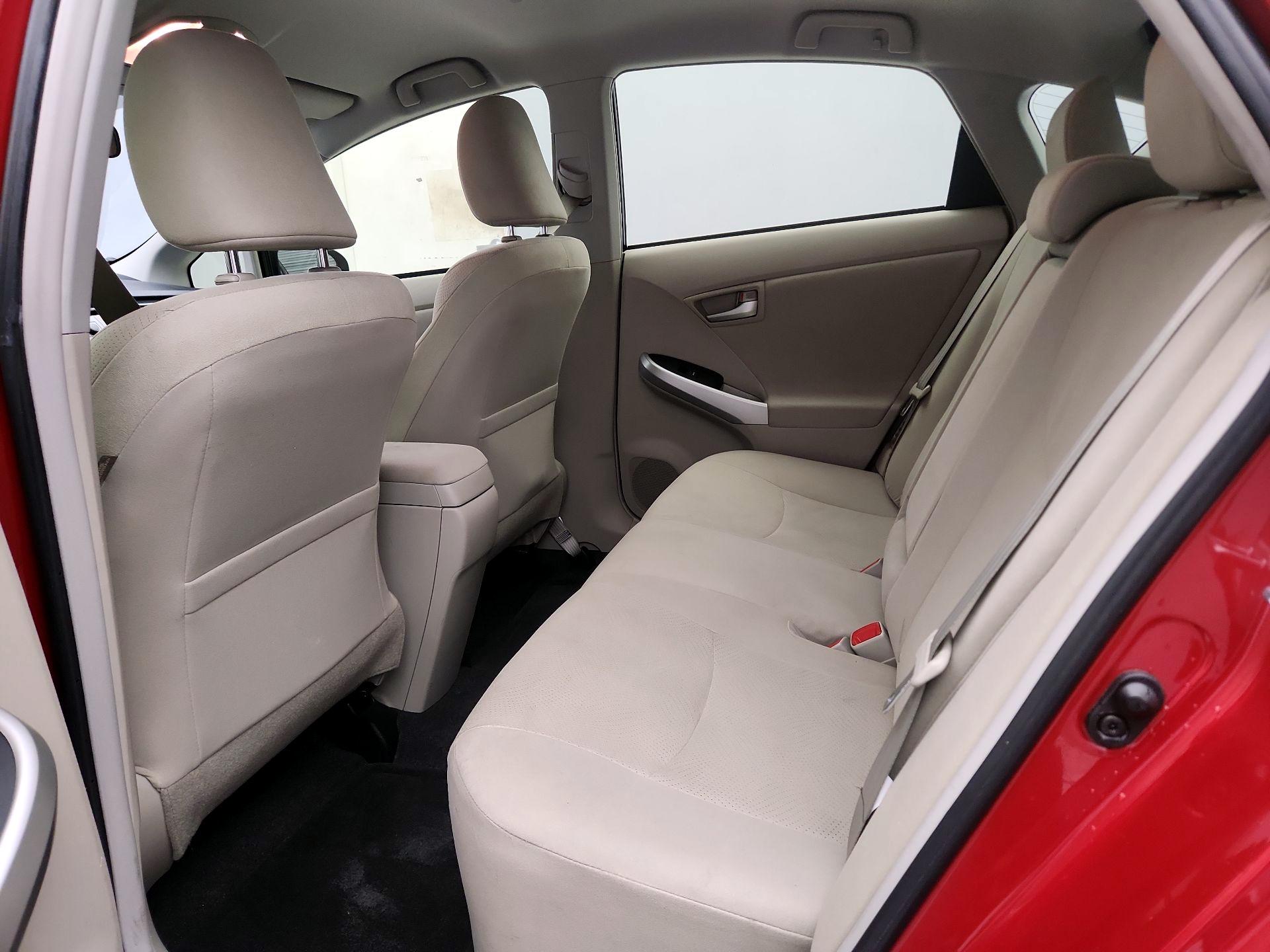 Thumbnail: 2015 Toyota Prius - 18