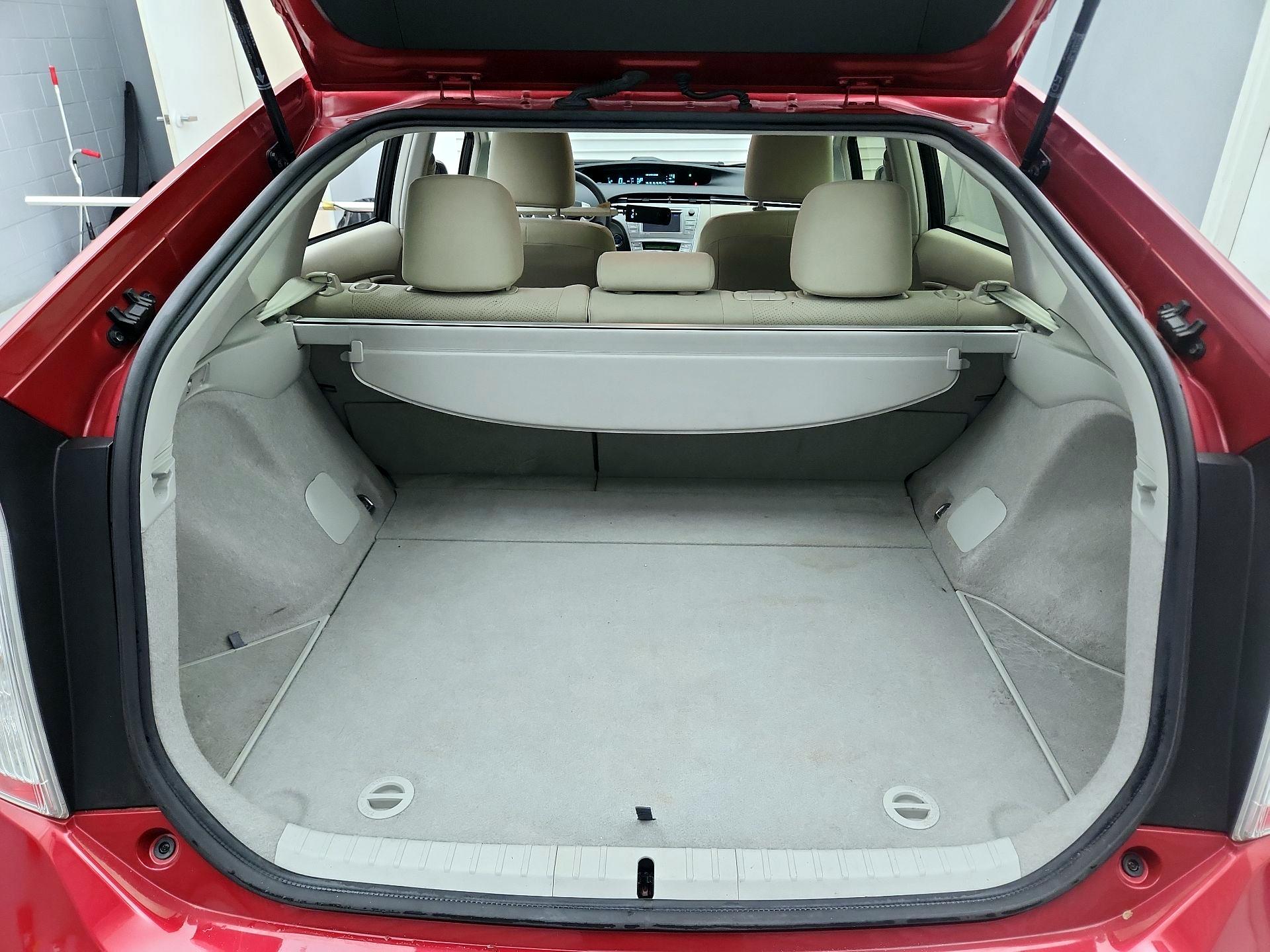 Thumbnail: 2015 Toyota Prius - 19