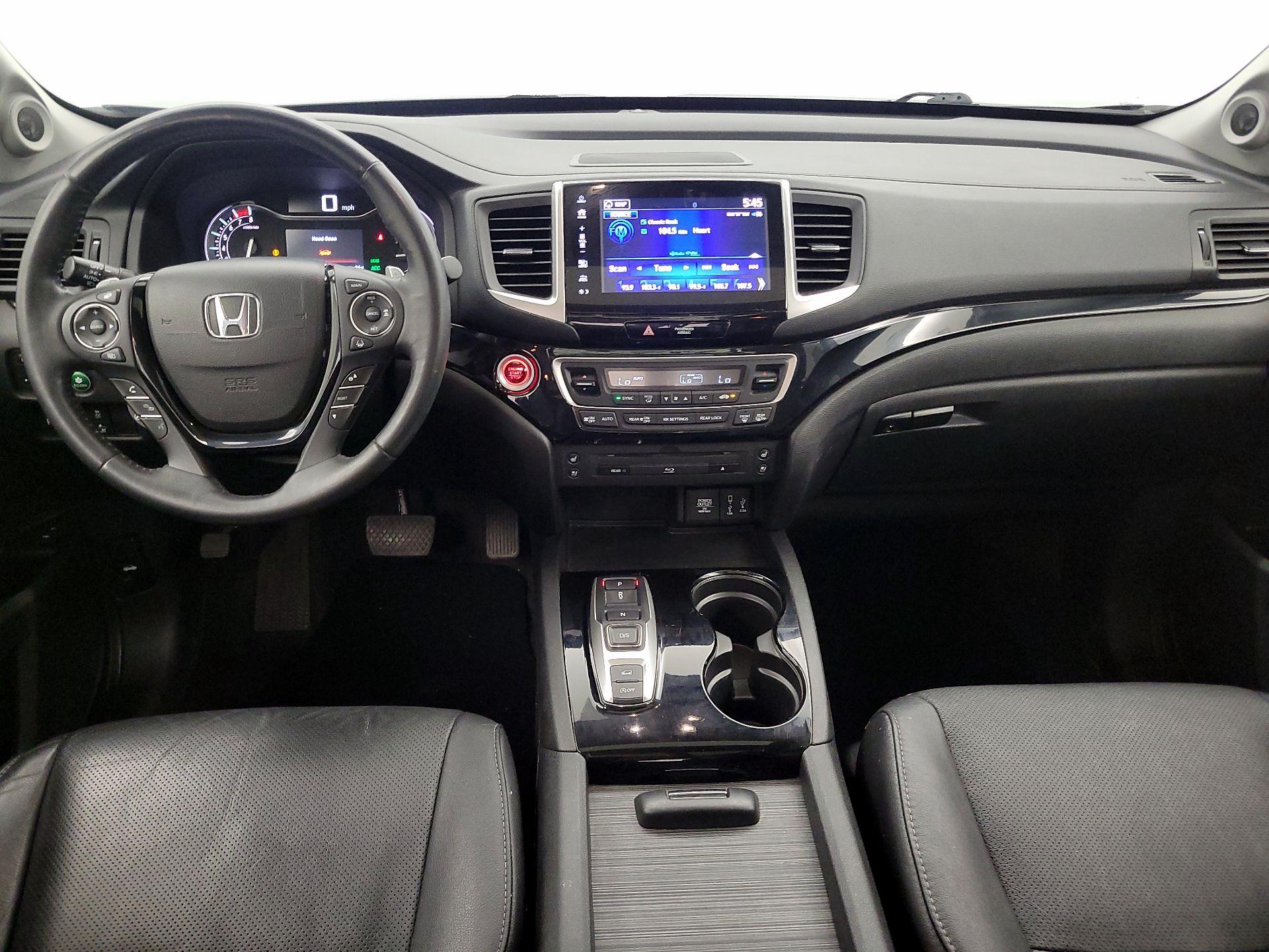 Thumbnail: 2017 Honda Pilot - 9