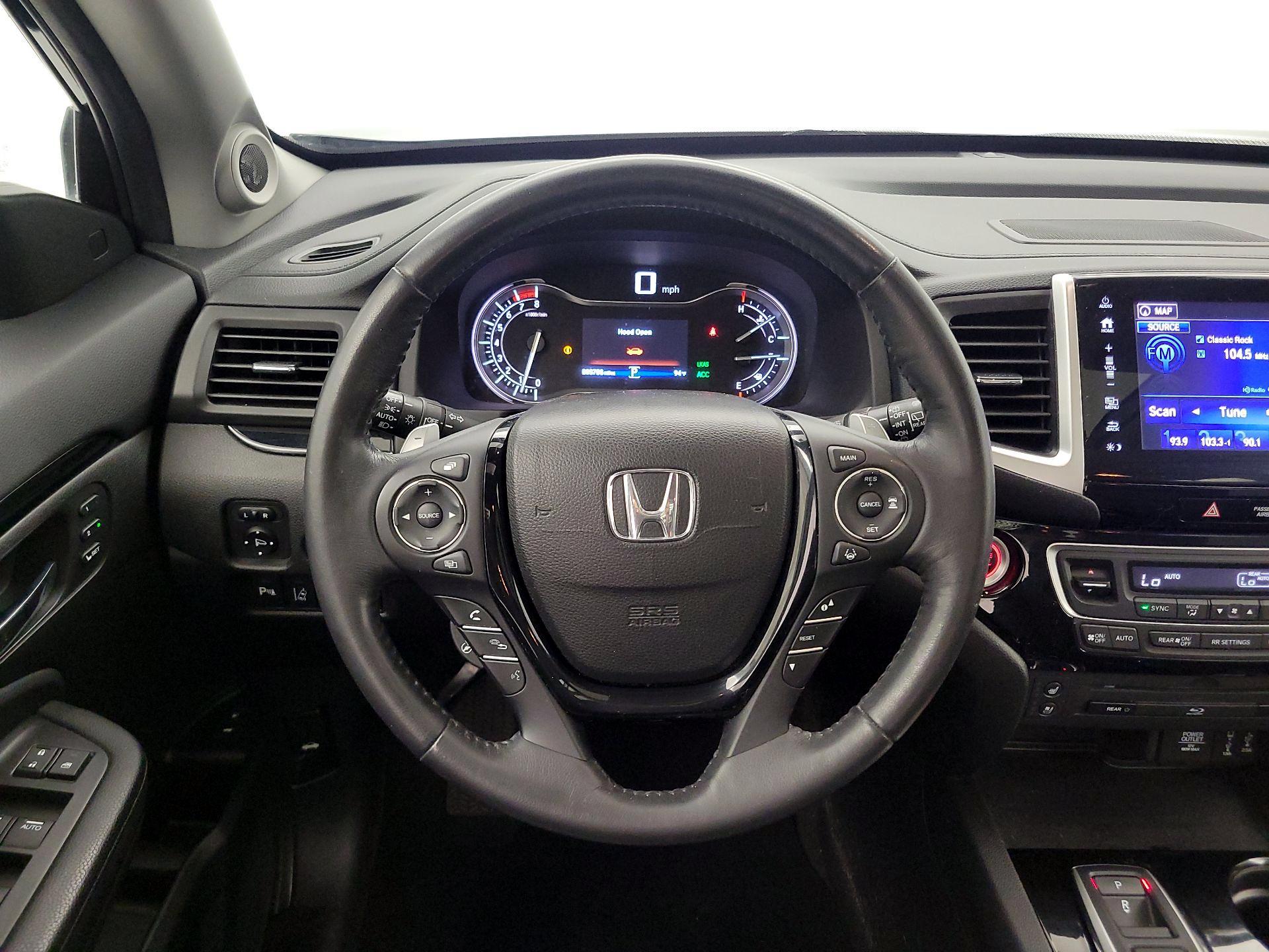 Thumbnail: 2017 Honda Pilot - 10