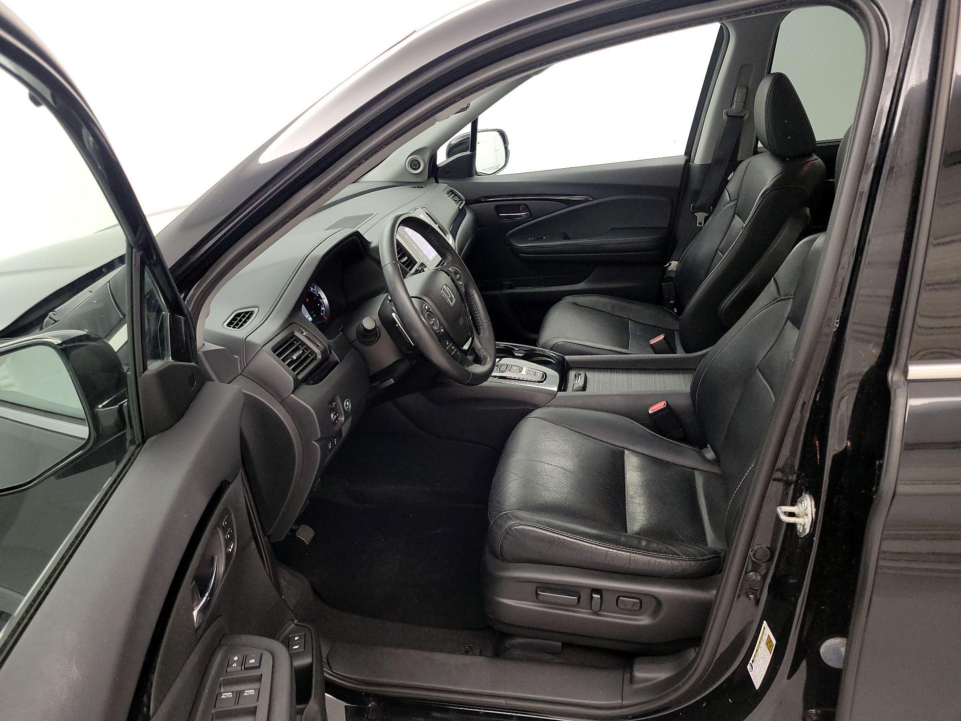 Thumbnail: 2017 Honda Pilot - 11