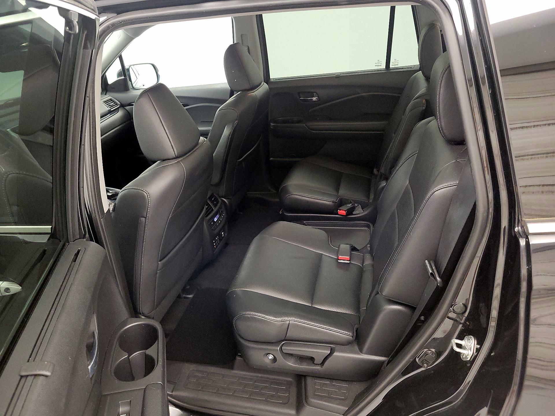Thumbnail: 2017 Honda Pilot - 20