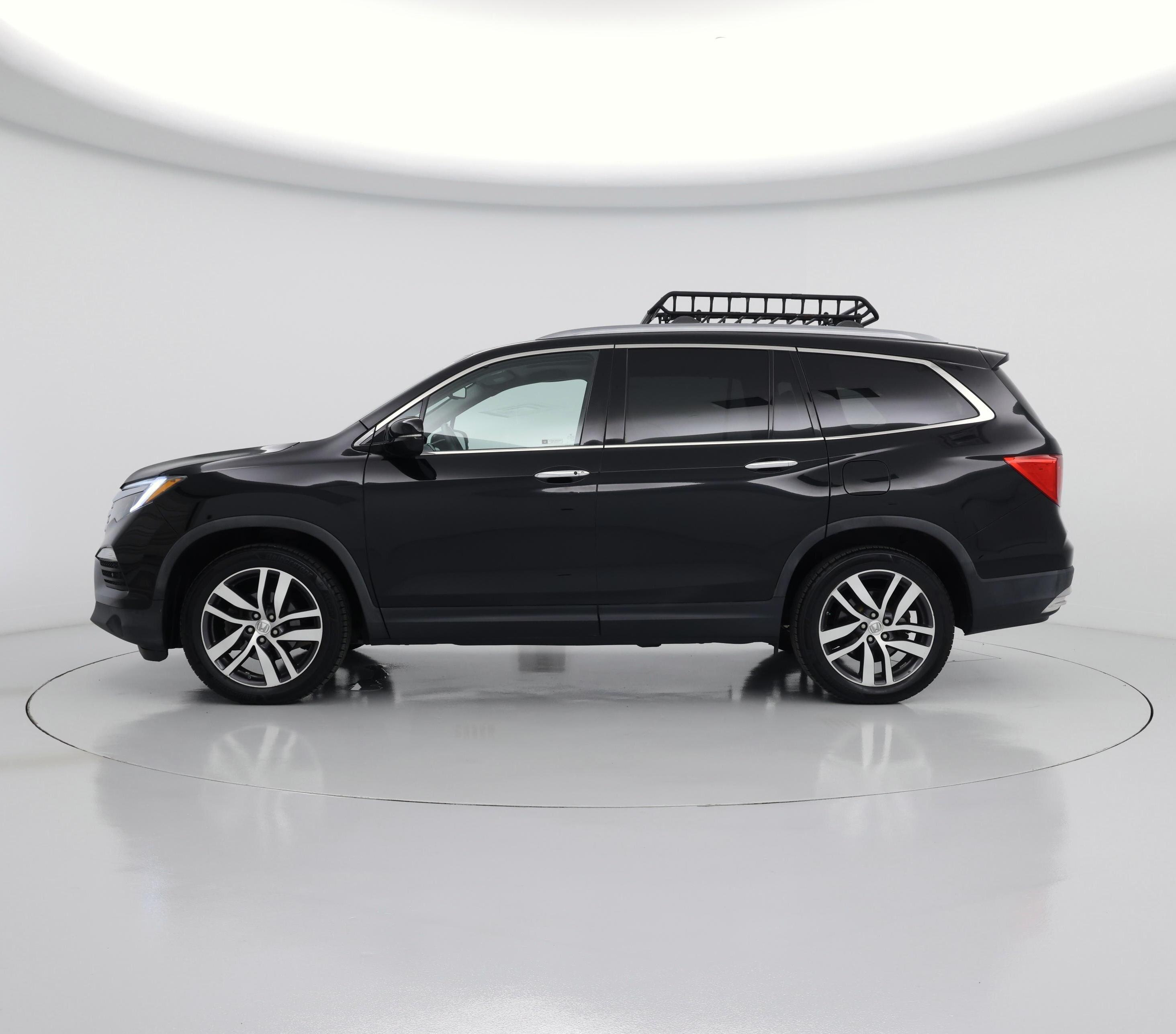 Thumbnail: 2017 Honda Pilot - 3