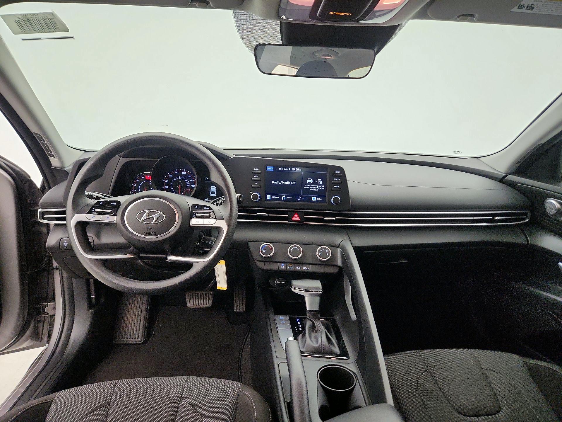 Thumbnail: 2022 Hyundai Elantra - 9