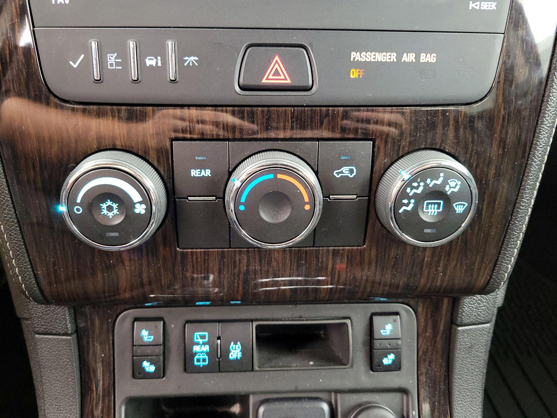Thumbnail: 2016 Chevrolet Traverse - 16